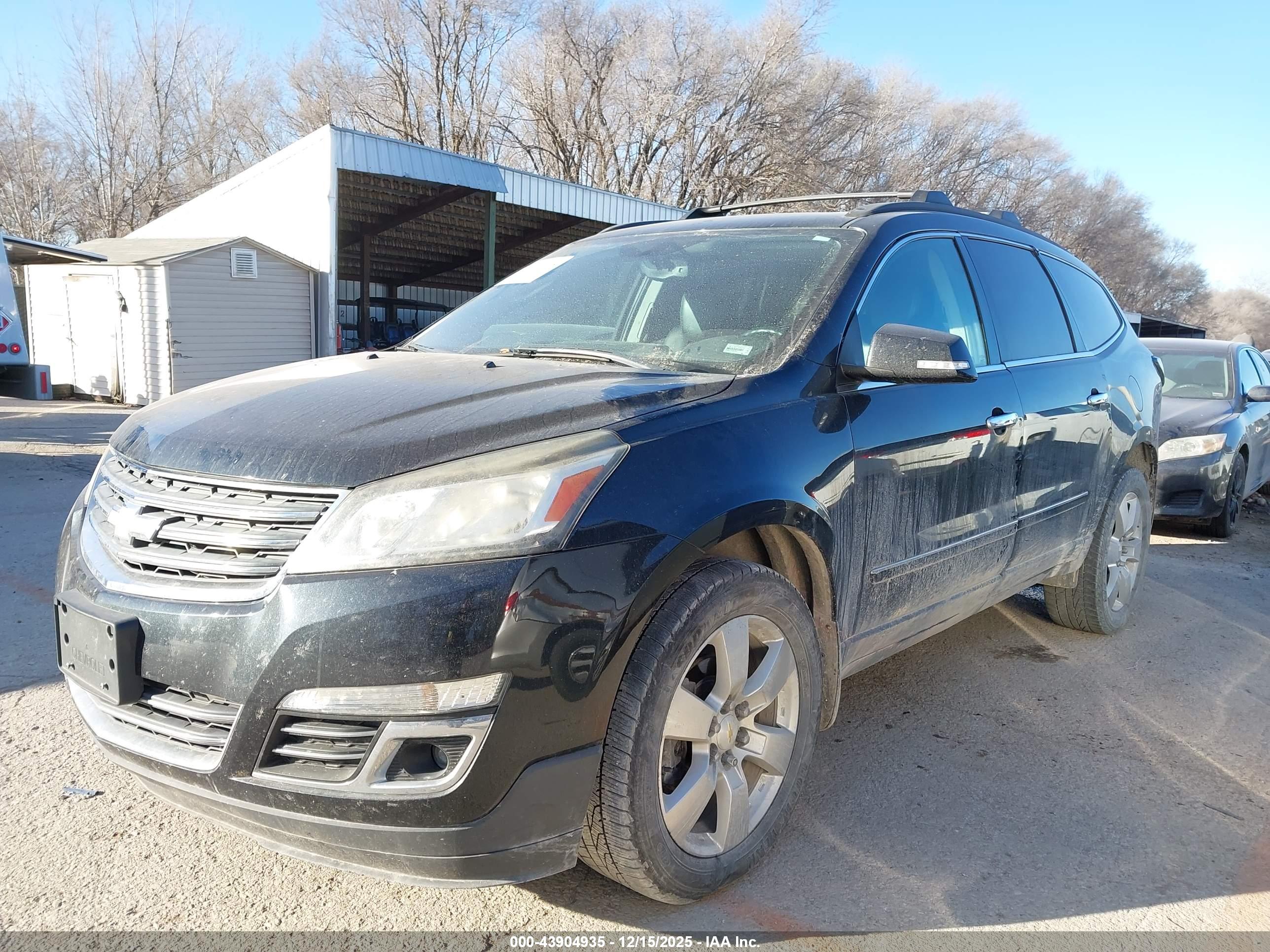 CHEVROLET TRAVERSE image 2