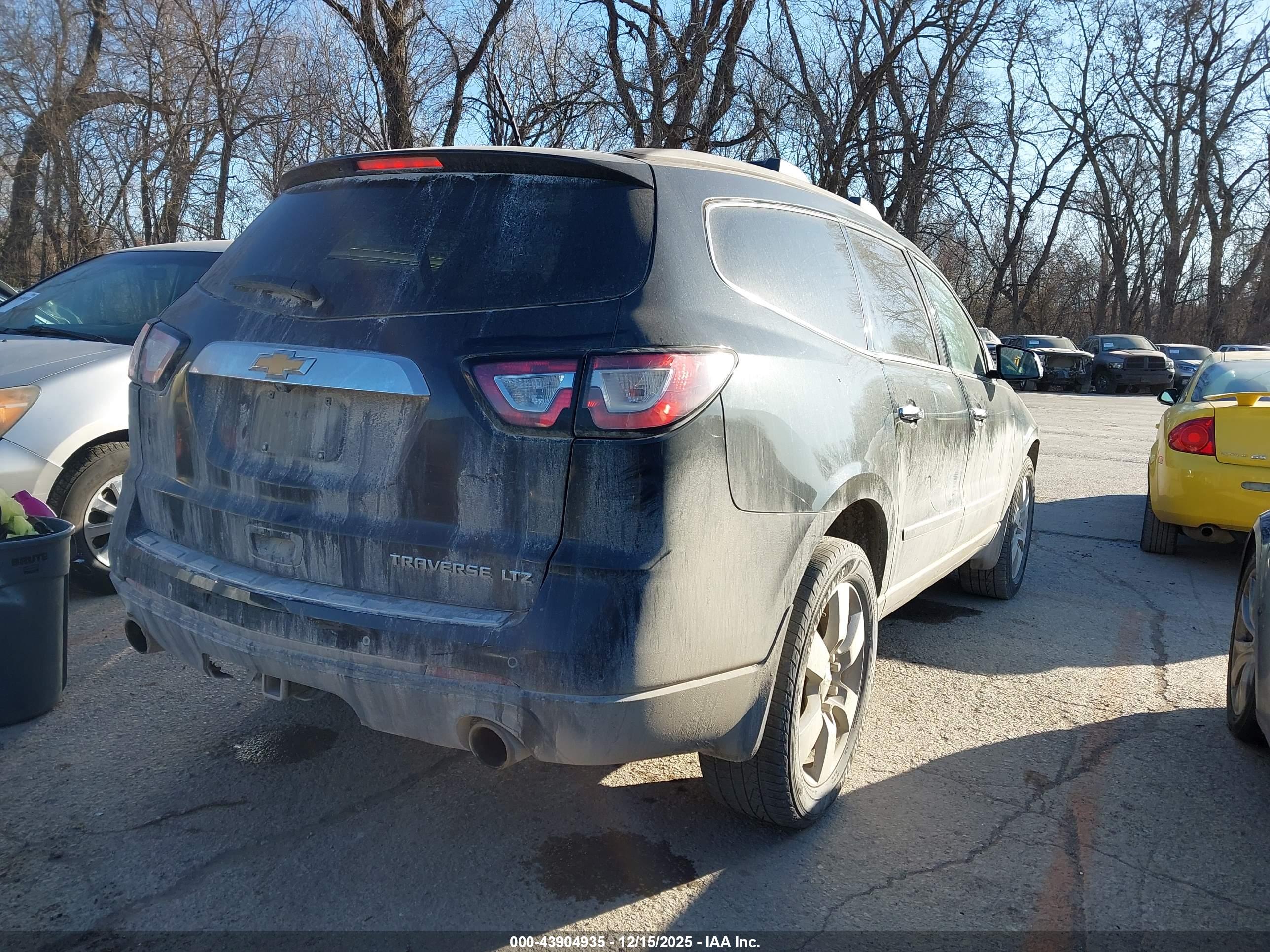 CHEVROLET TRAVERSE image 4