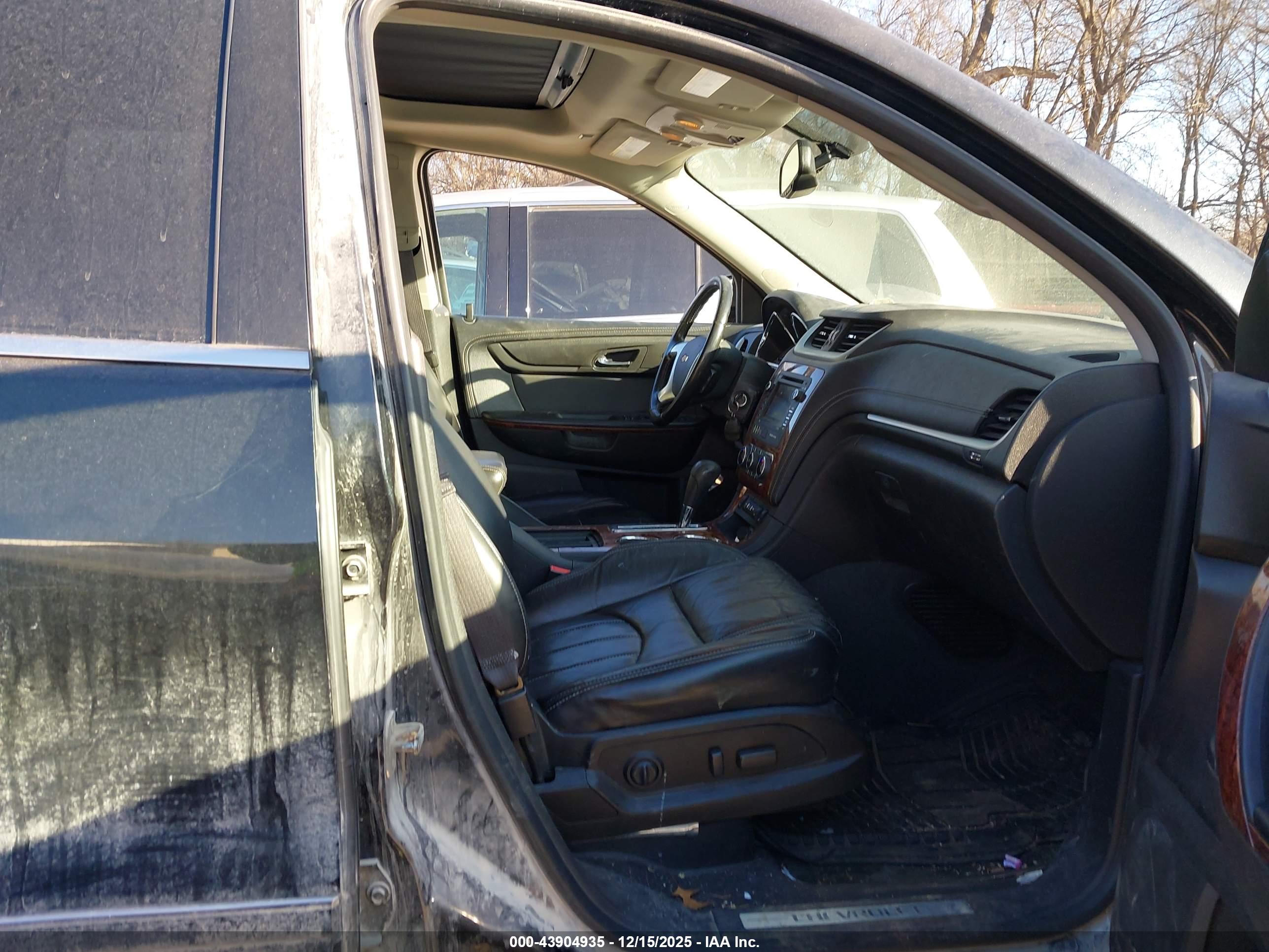 CHEVROLET TRAVERSE image 5