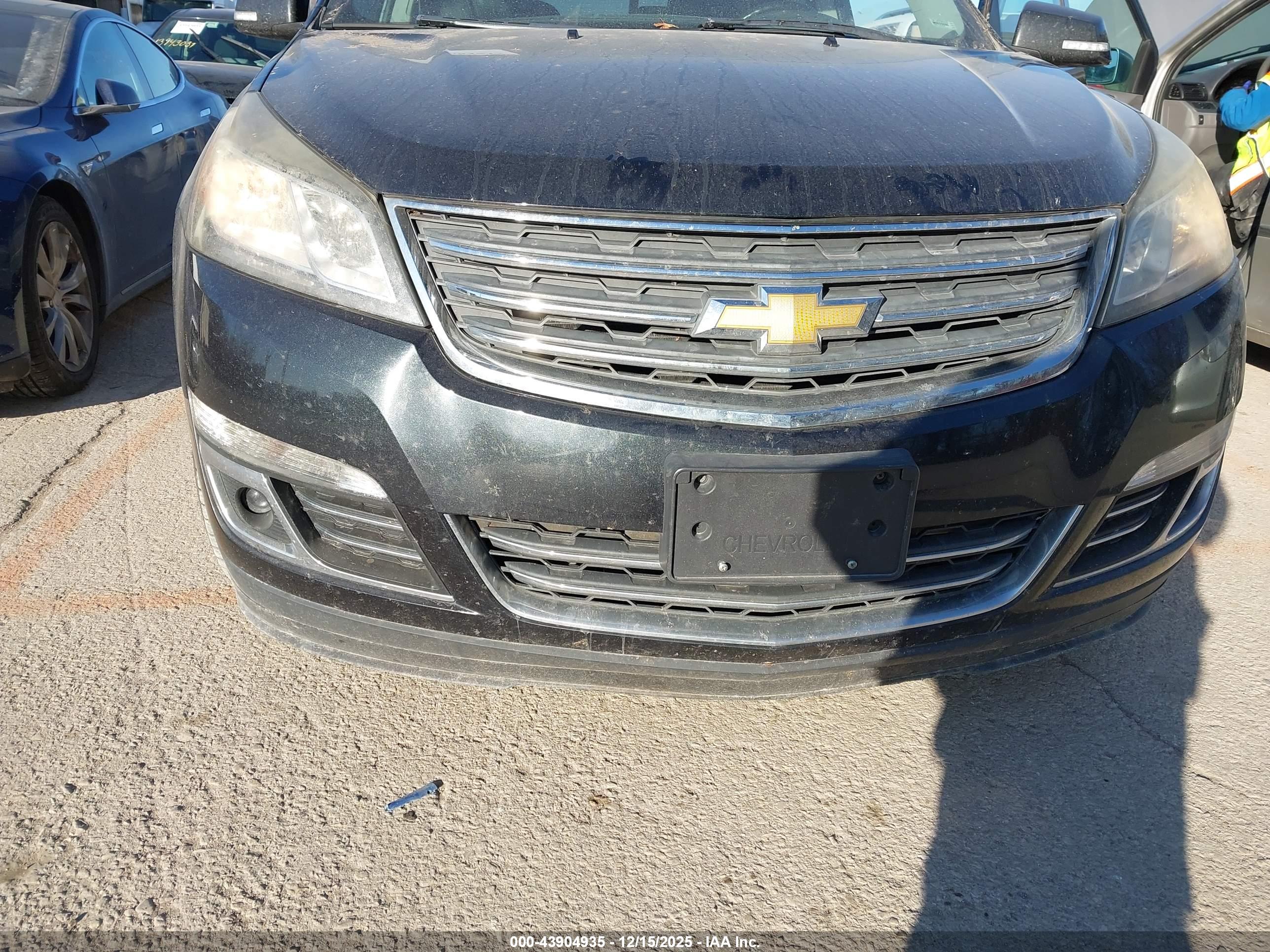 CHEVROLET TRAVERSE image 6