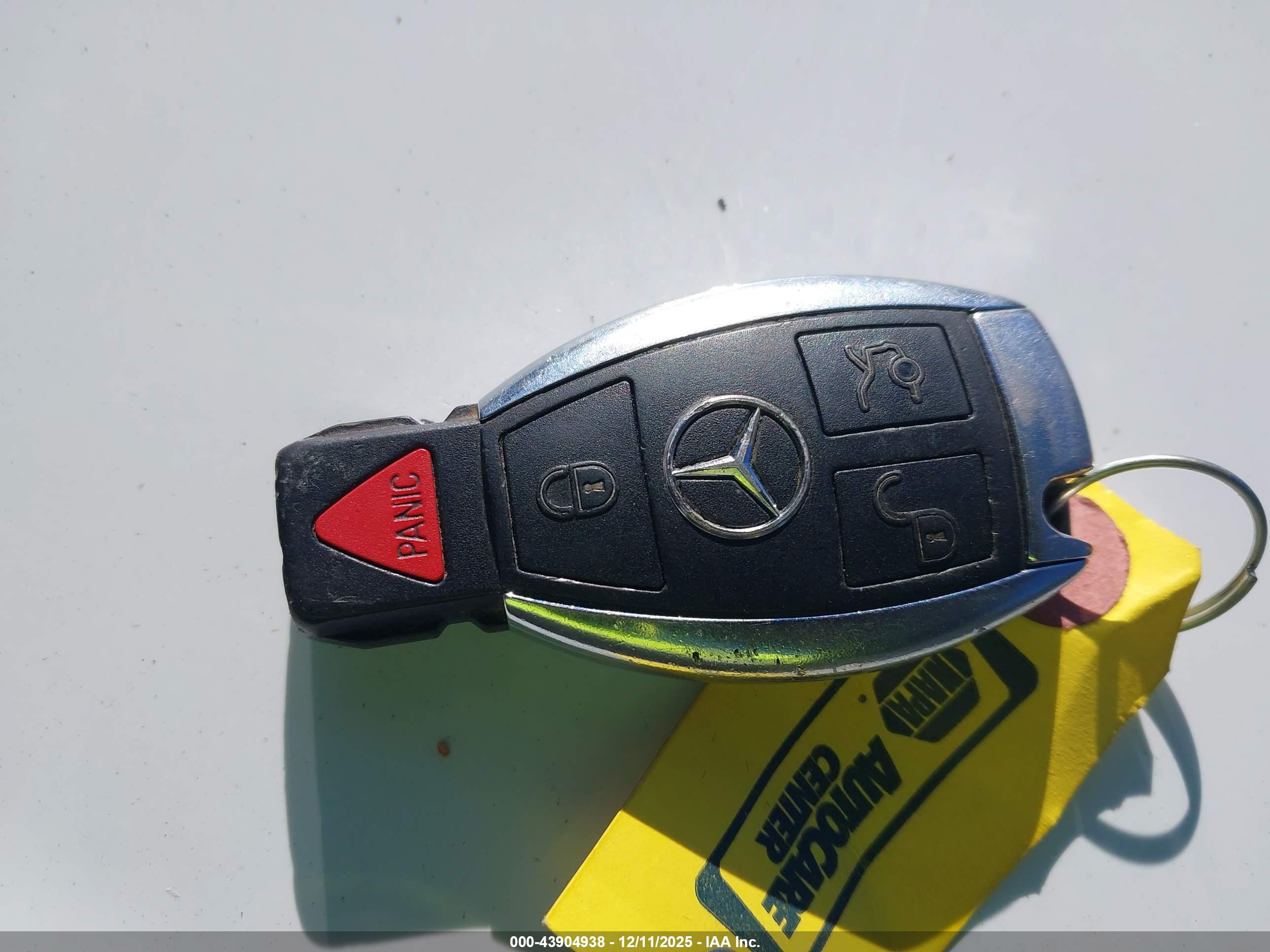 MERCEDES-BENZ E image 11