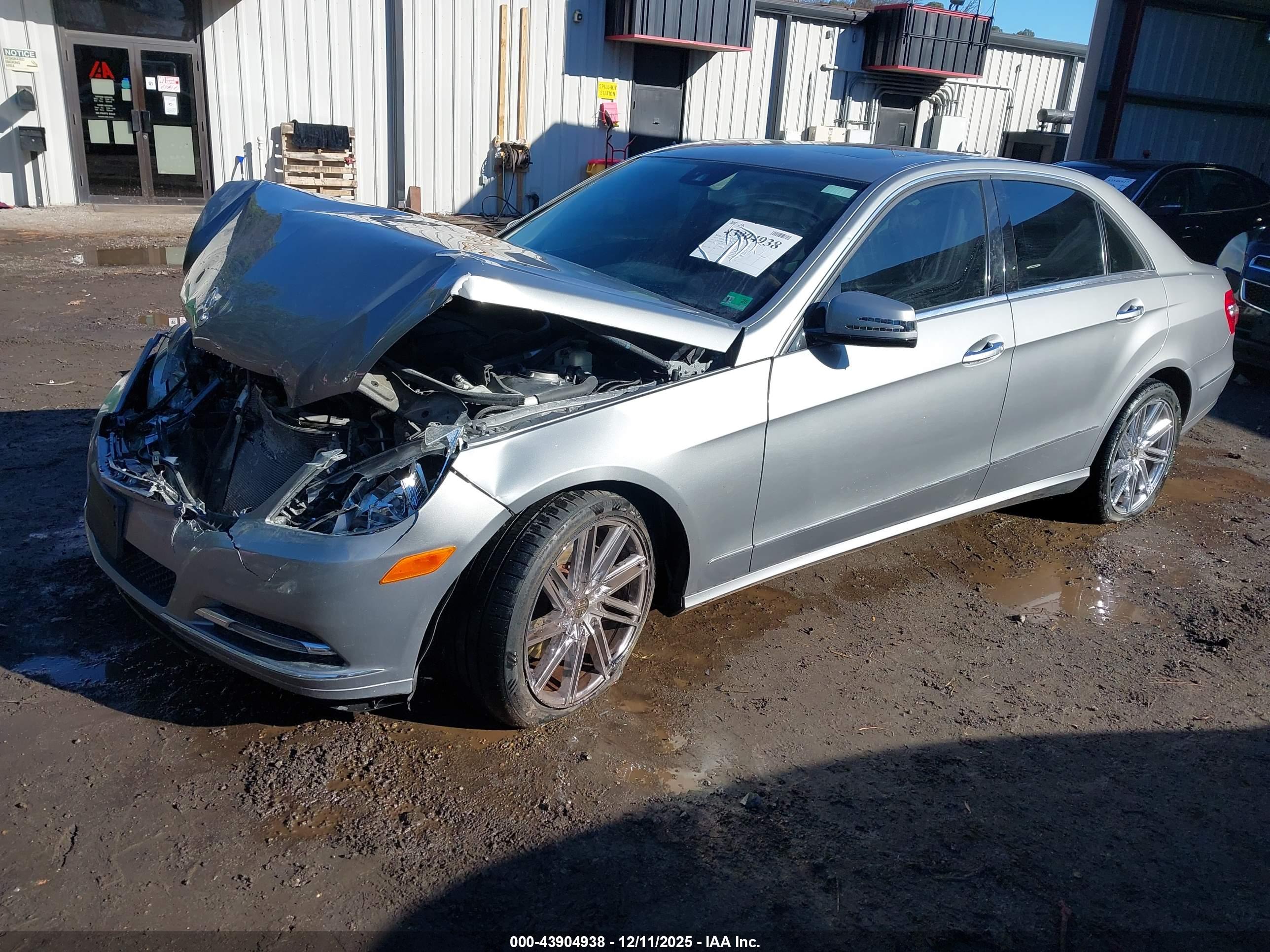 MERCEDES-BENZ E image 2