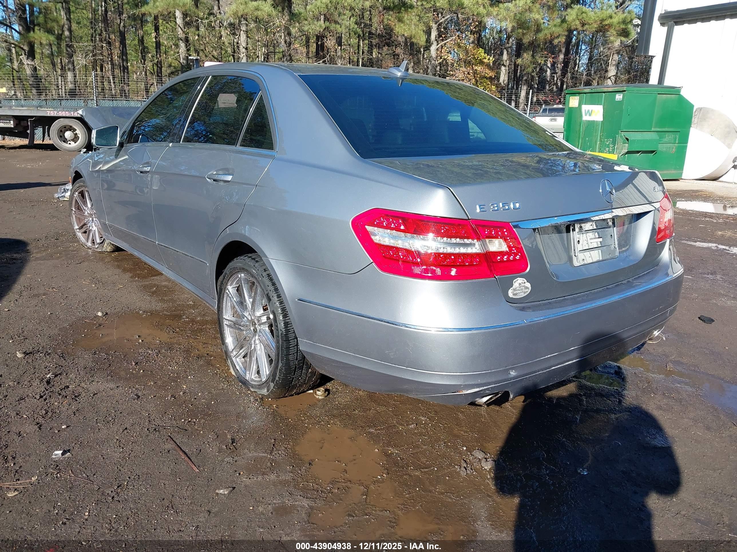 MERCEDES-BENZ E image 3