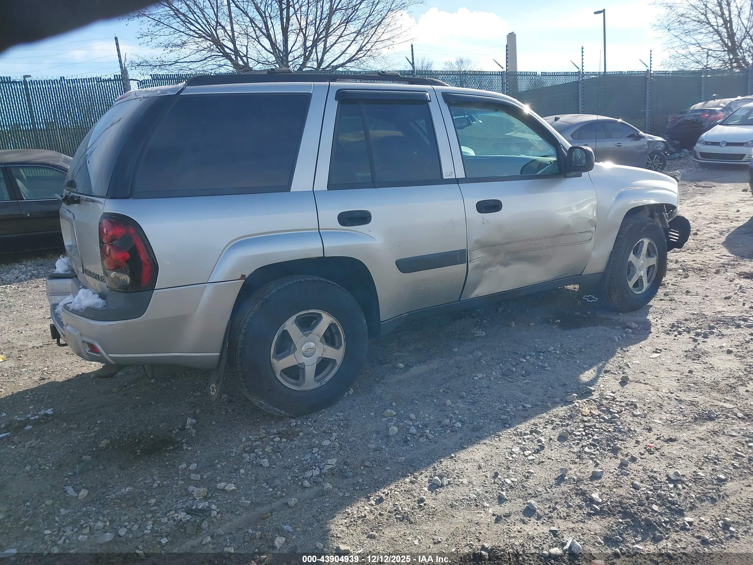 CHEVROLET TRAILBLAZER image 4