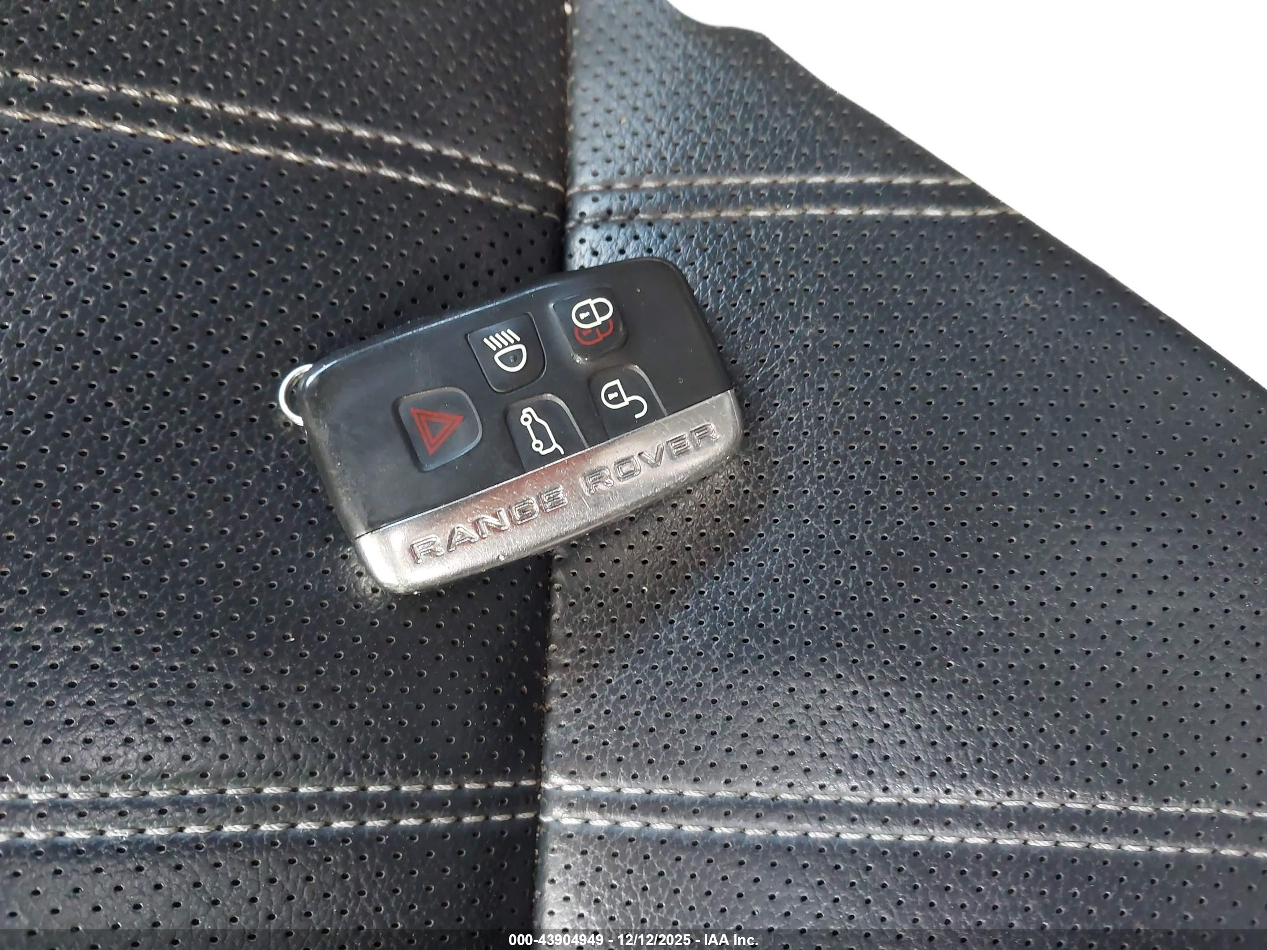 LAND ROVER image 11