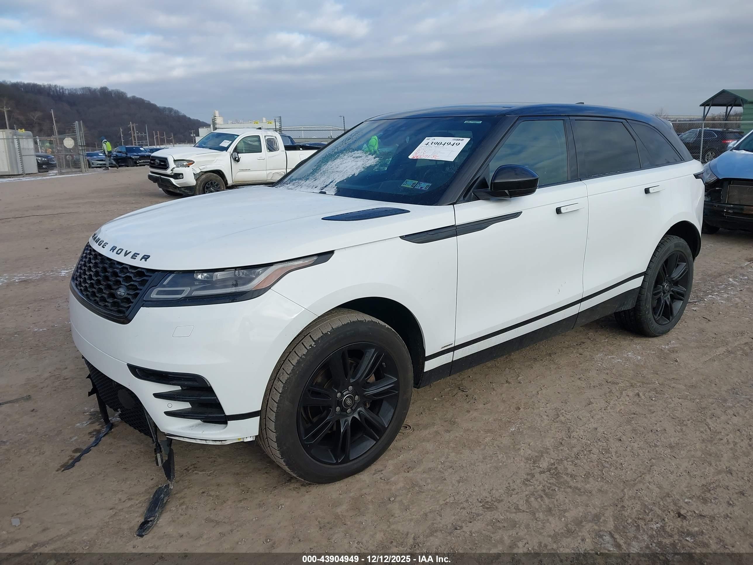 LAND ROVER image 2