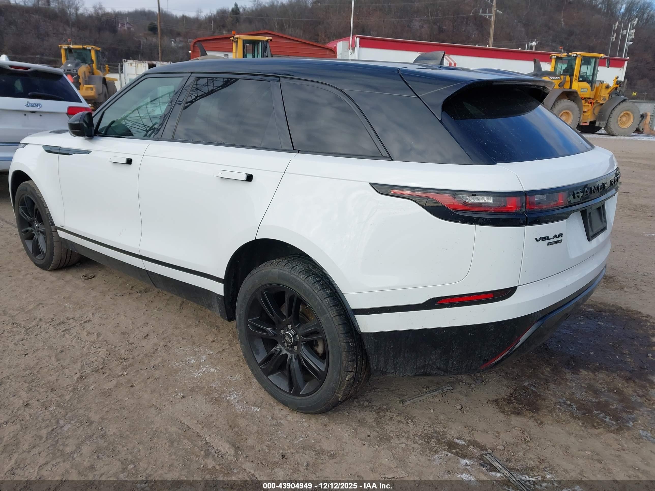 LAND ROVER image 3