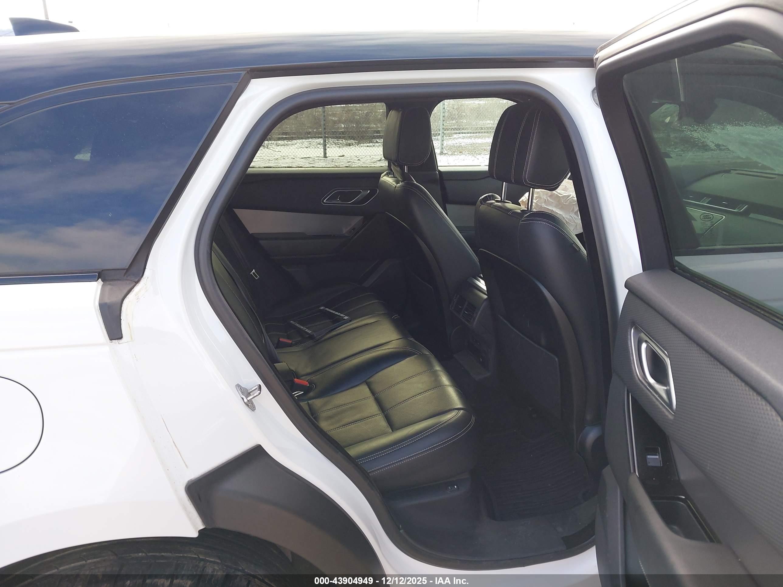 LAND ROVER image 8