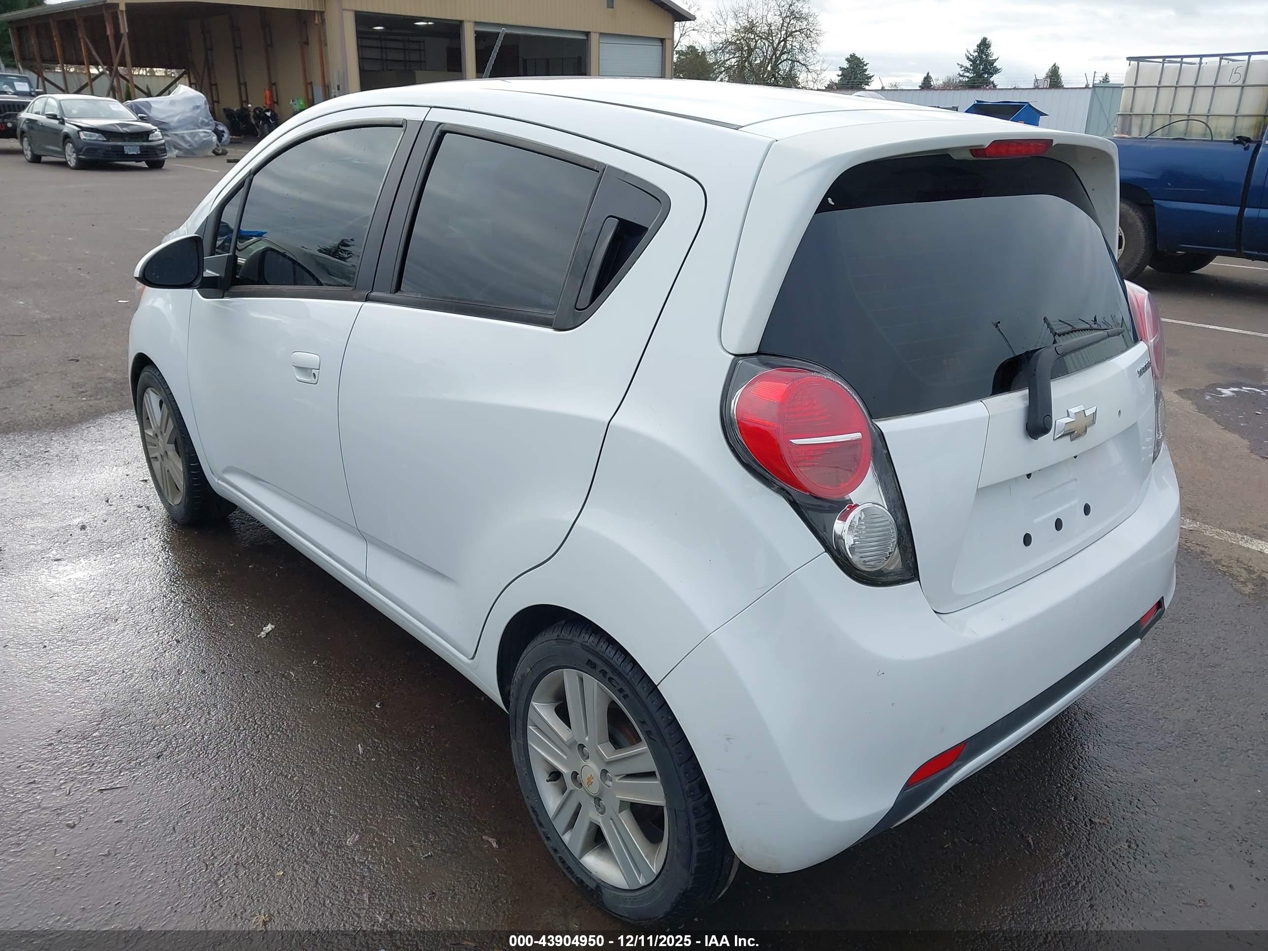 CHEVROLET SPARK image 3