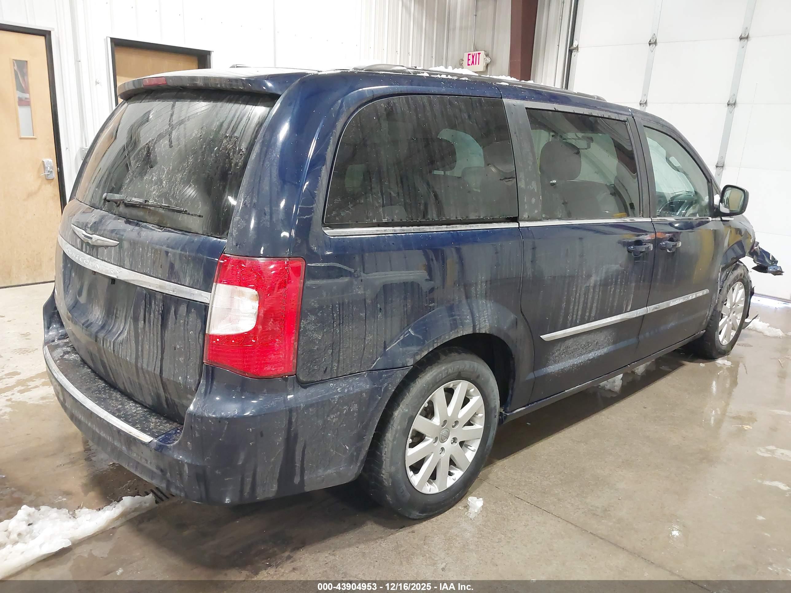 CHRYSLER TOWN image 4