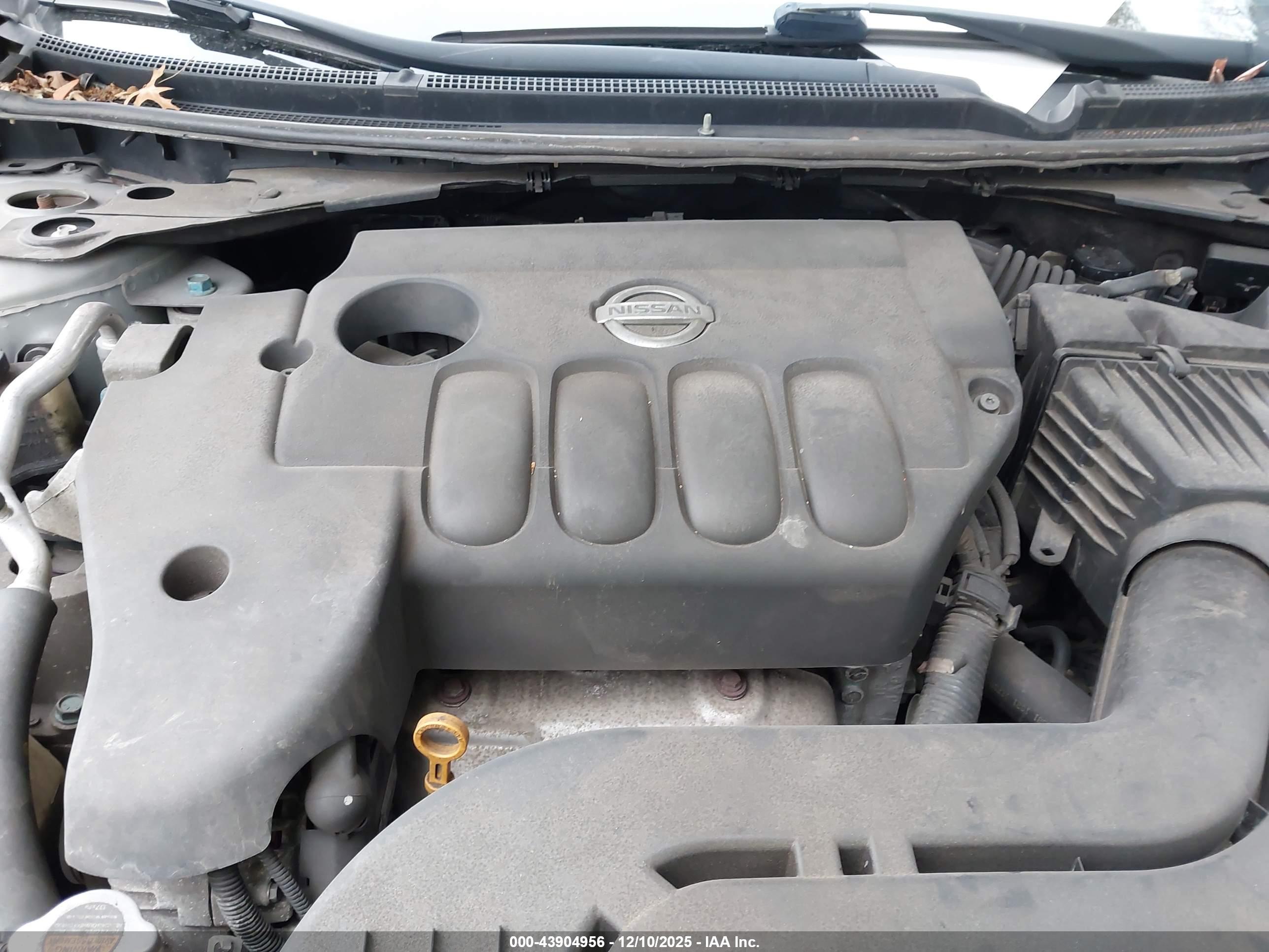 NISSAN ALTIMA image 10