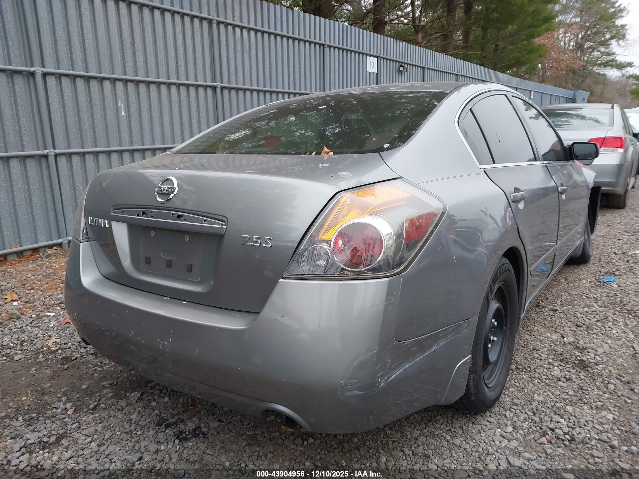 NISSAN ALTIMA image 4