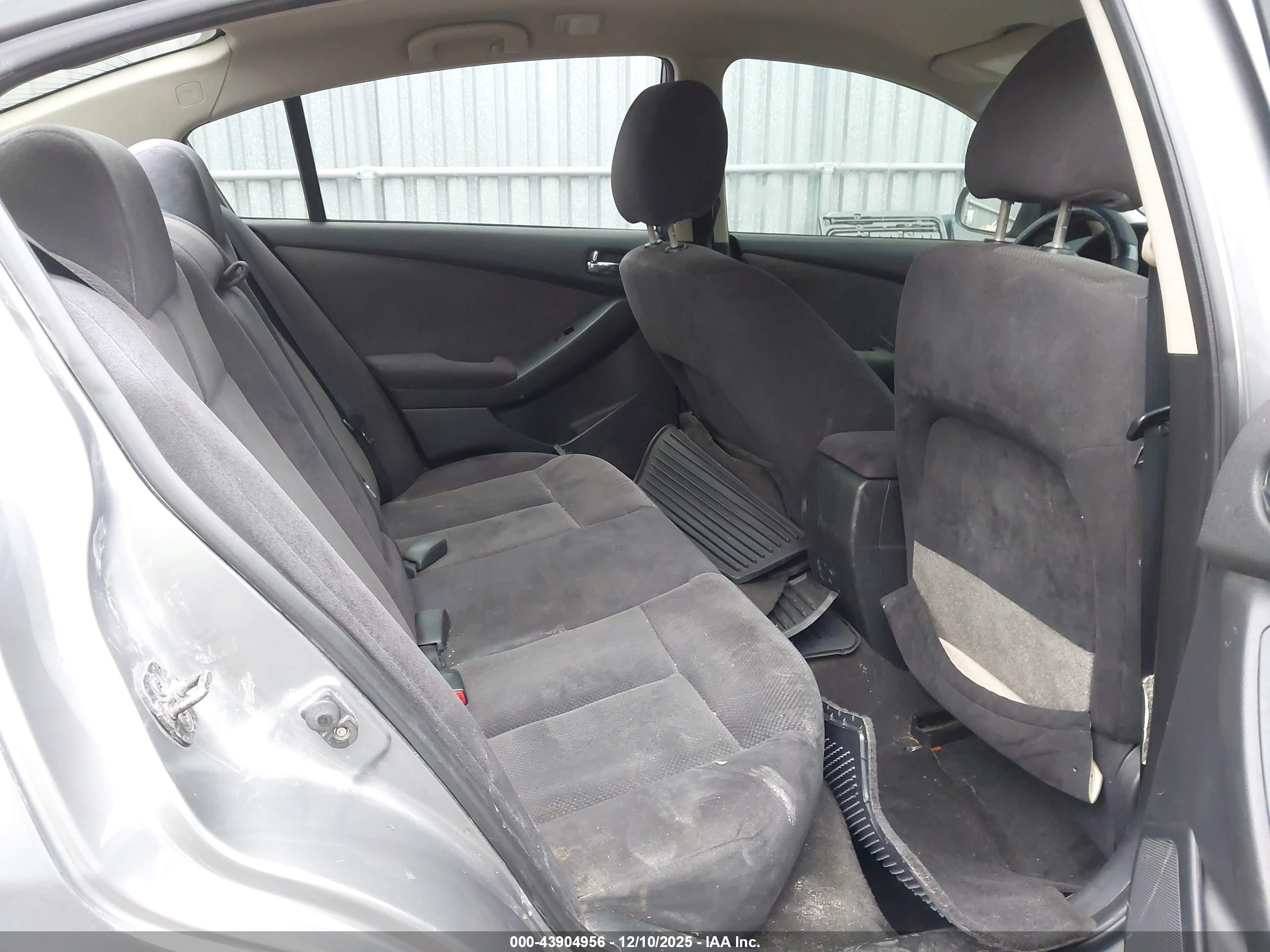 NISSAN ALTIMA image 8