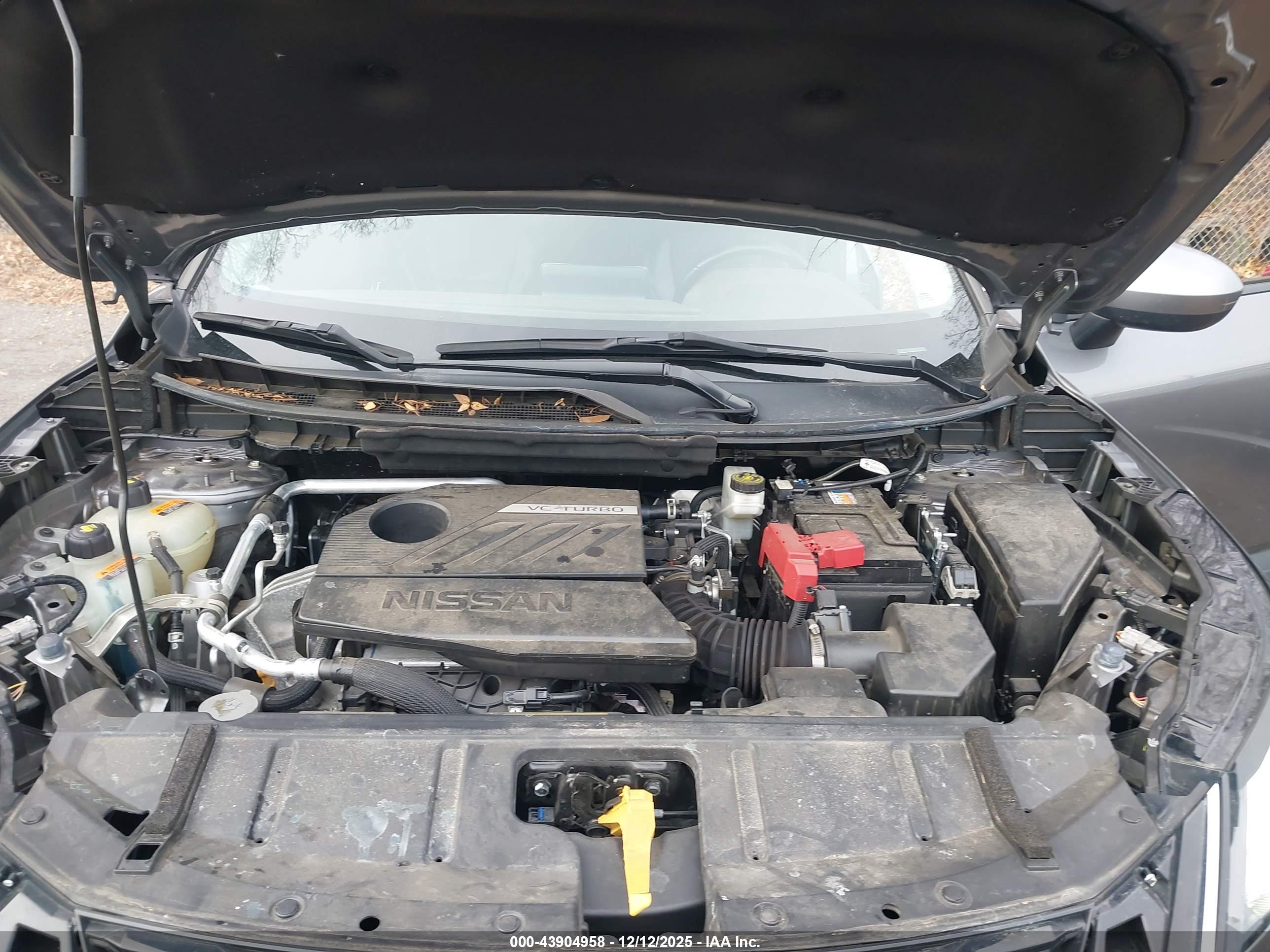NISSAN ROGUE image 10