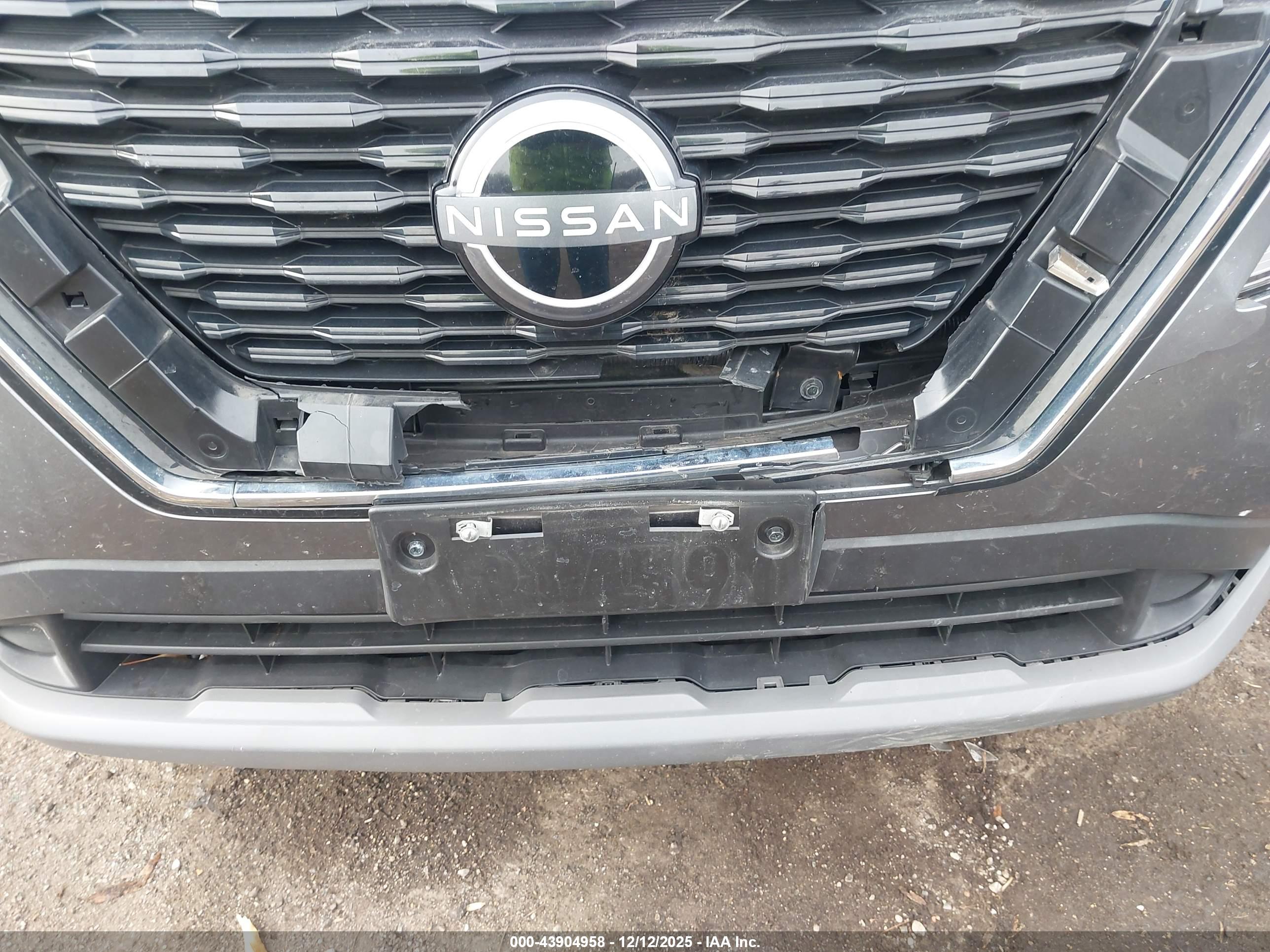 NISSAN ROGUE image 6