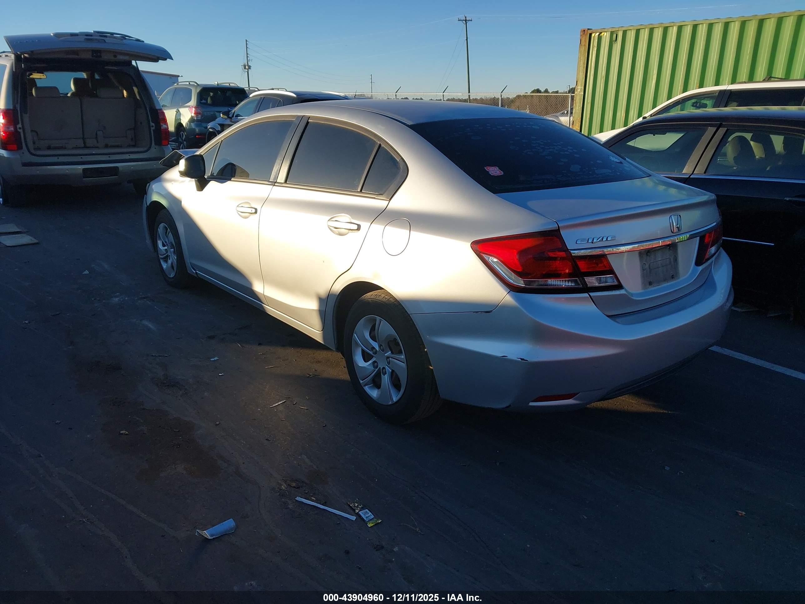 HONDA CIVIC image 3