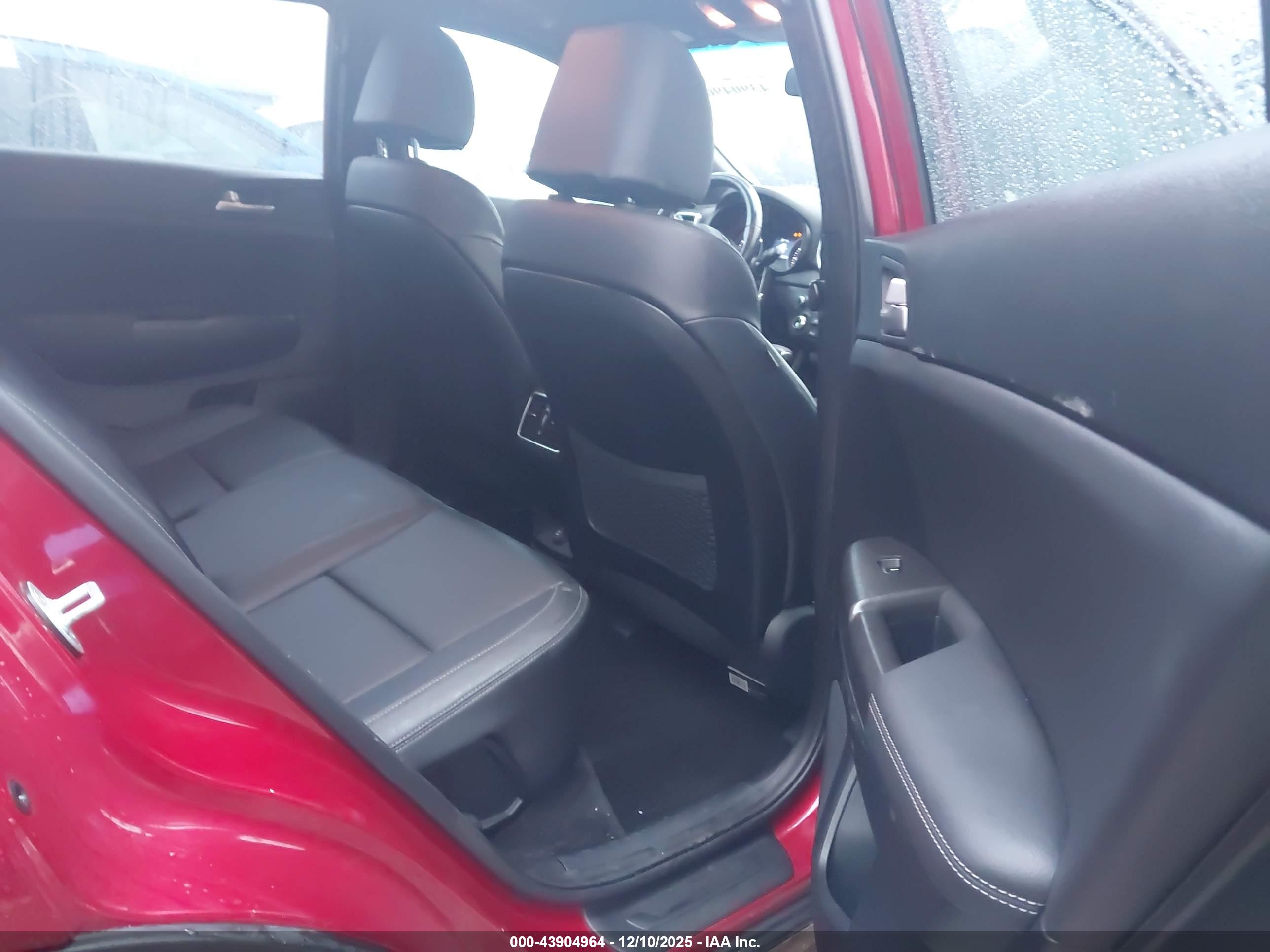 KIA SPORTAGE image 8