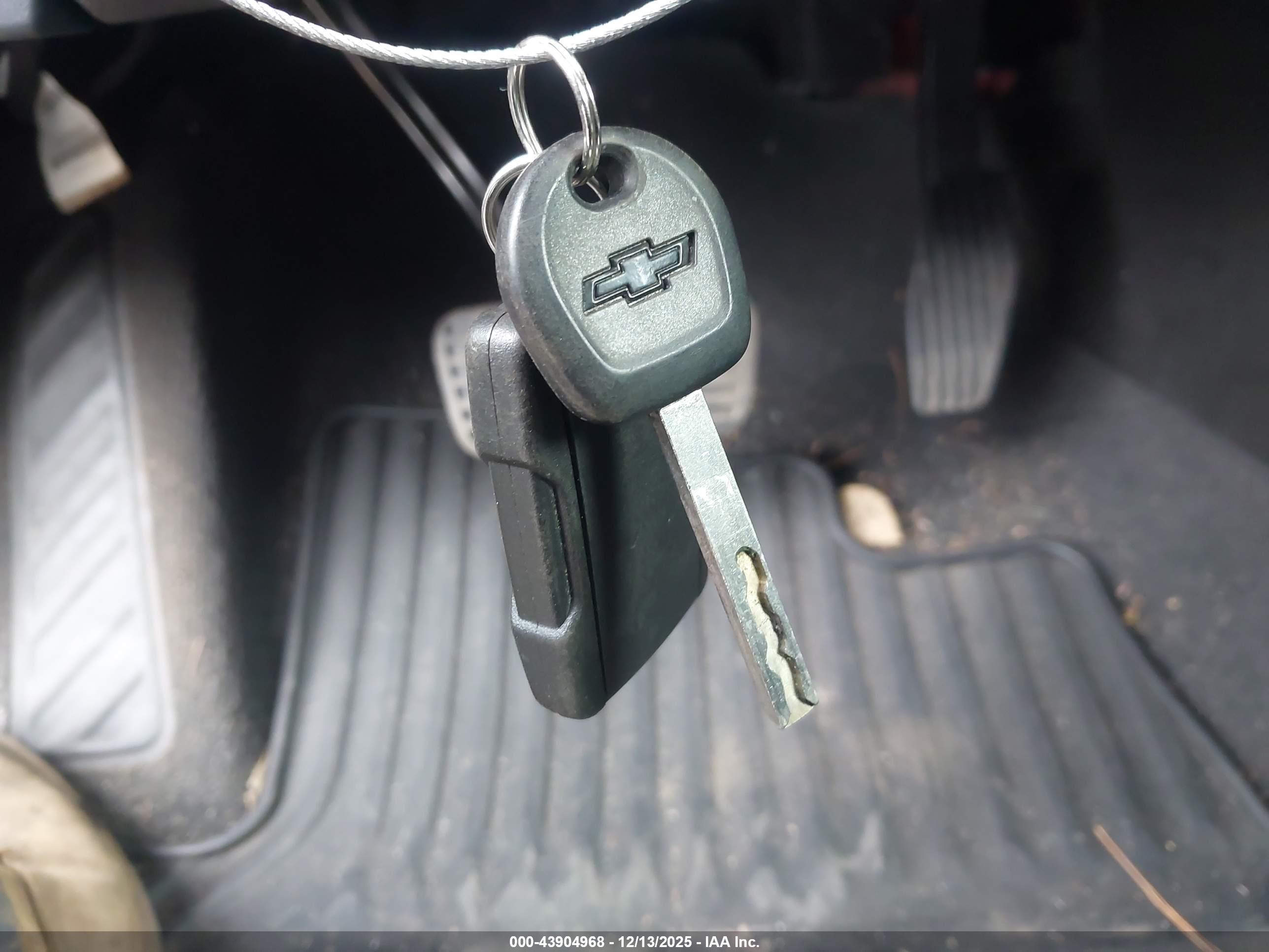 CHEVROLET SILVERADO image 11