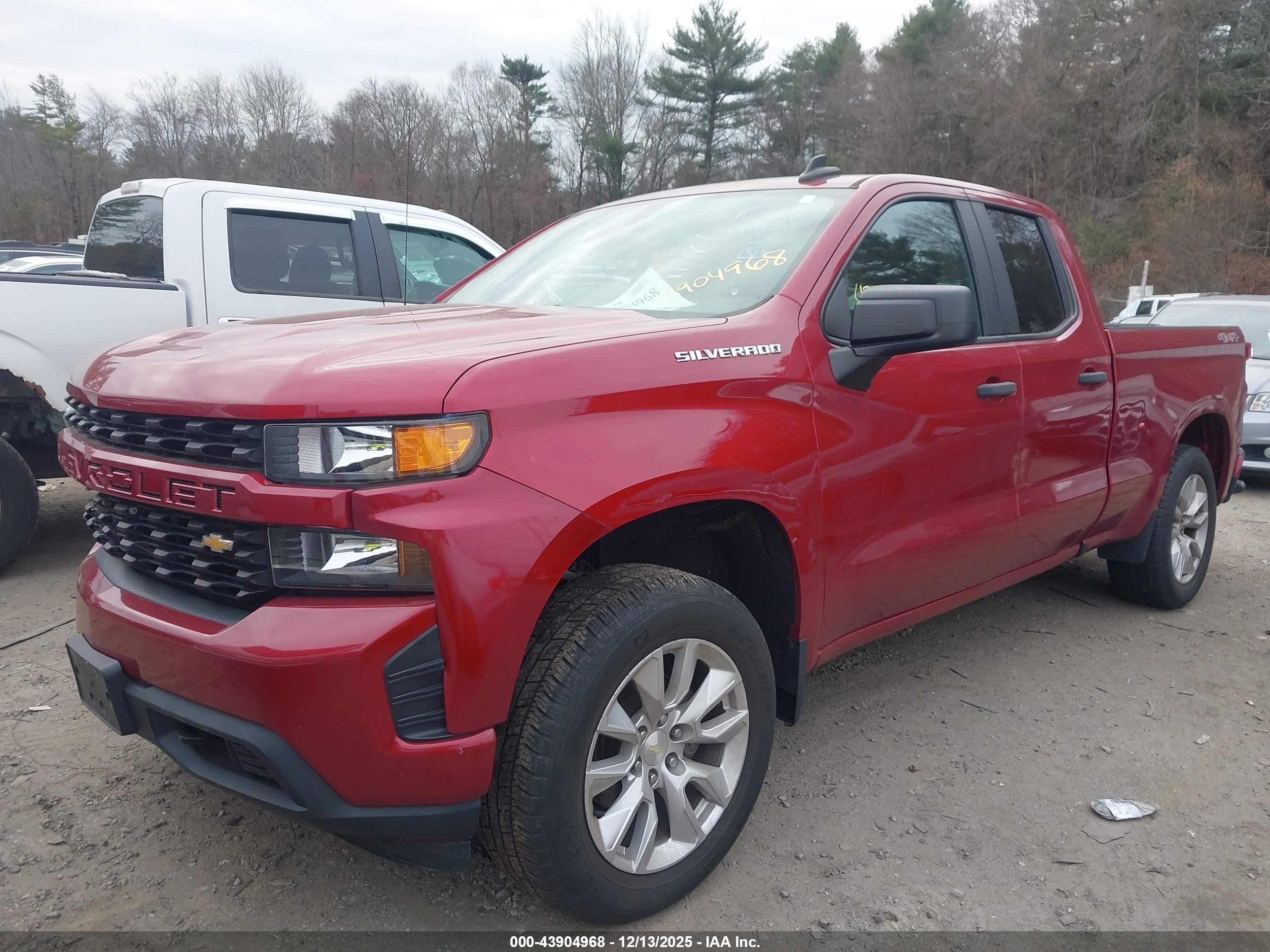 CHEVROLET SILVERADO image 2