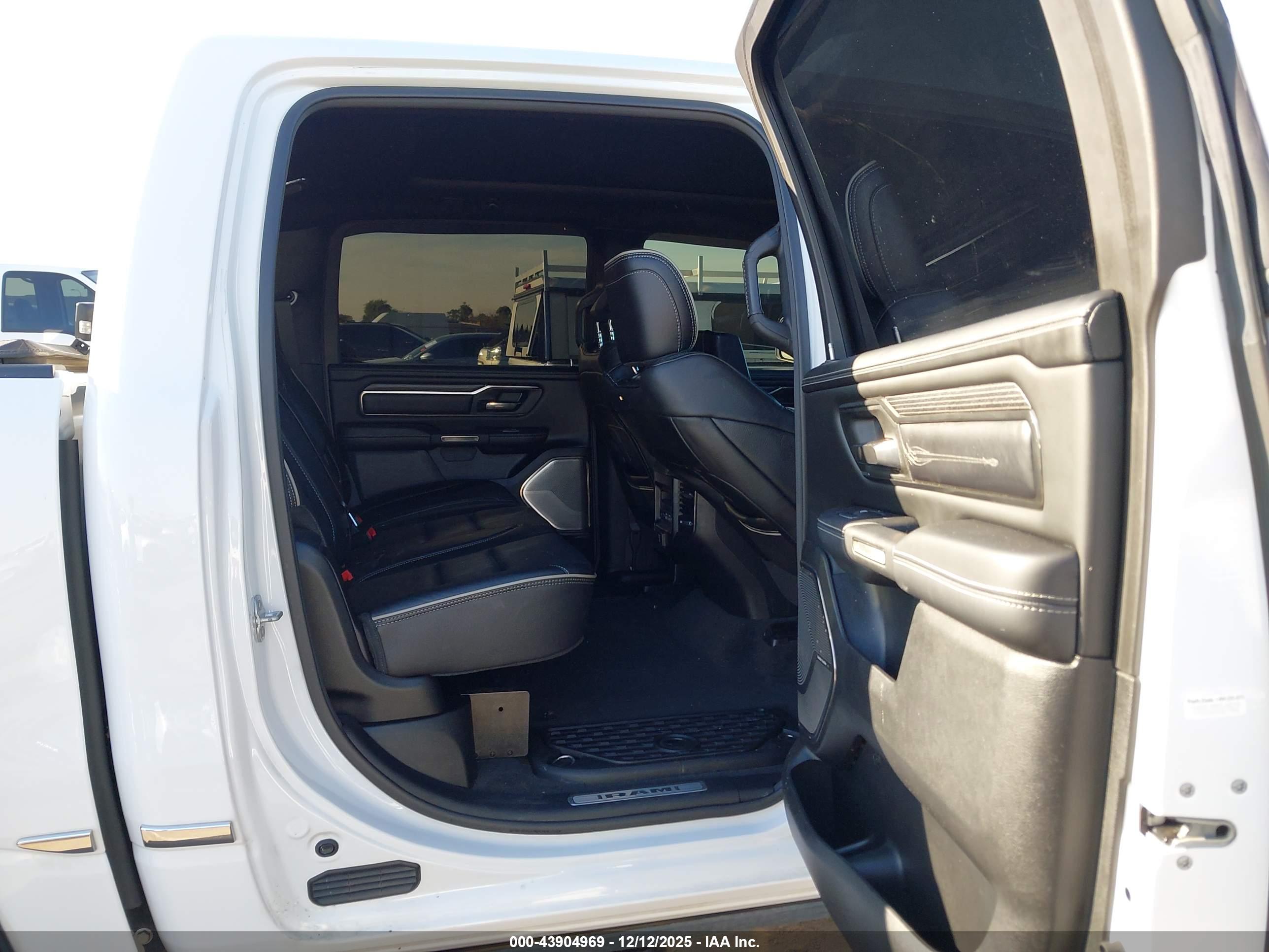 RAM 1500 image 8