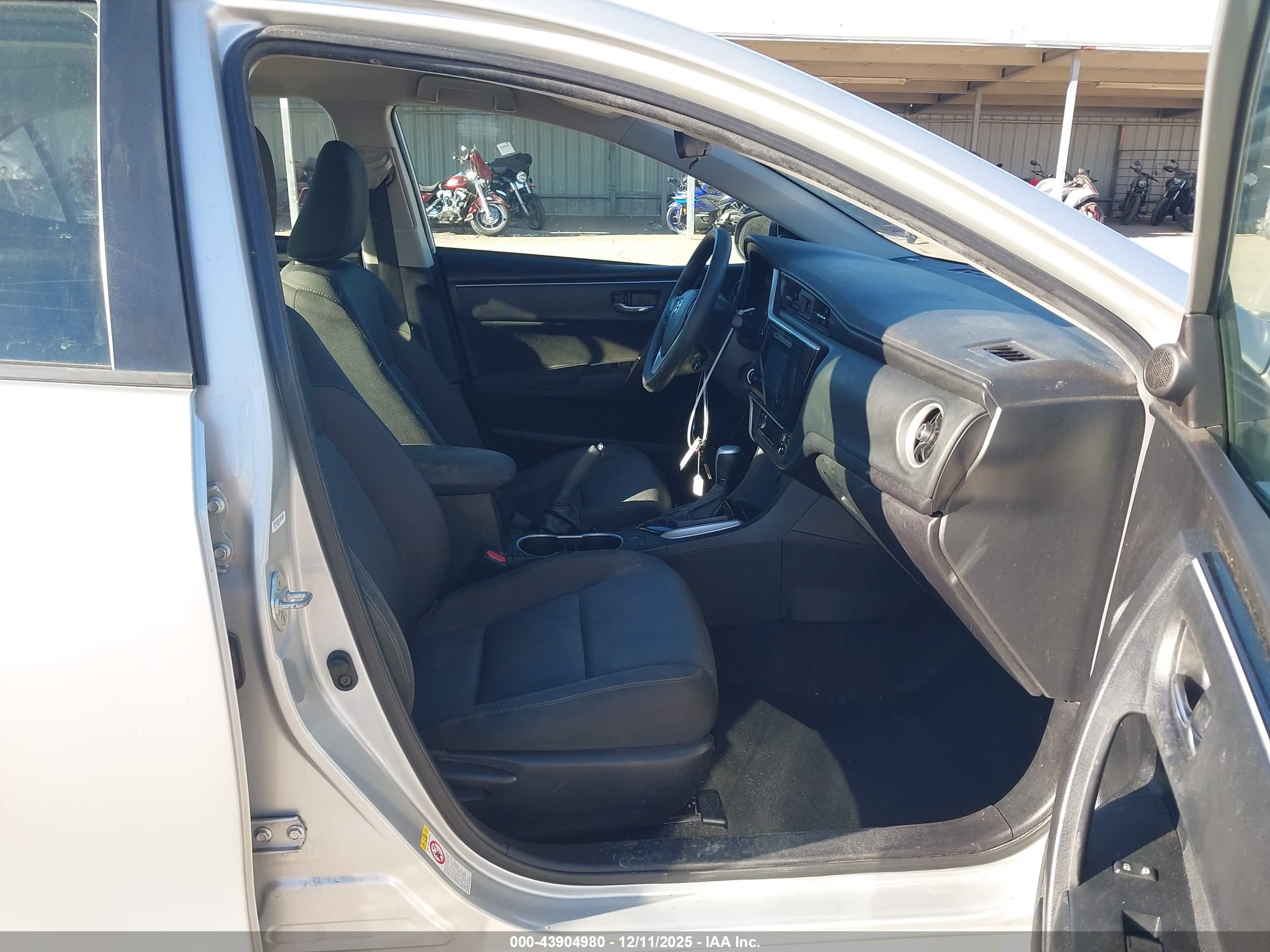 TOYOTA COROLLA image 5