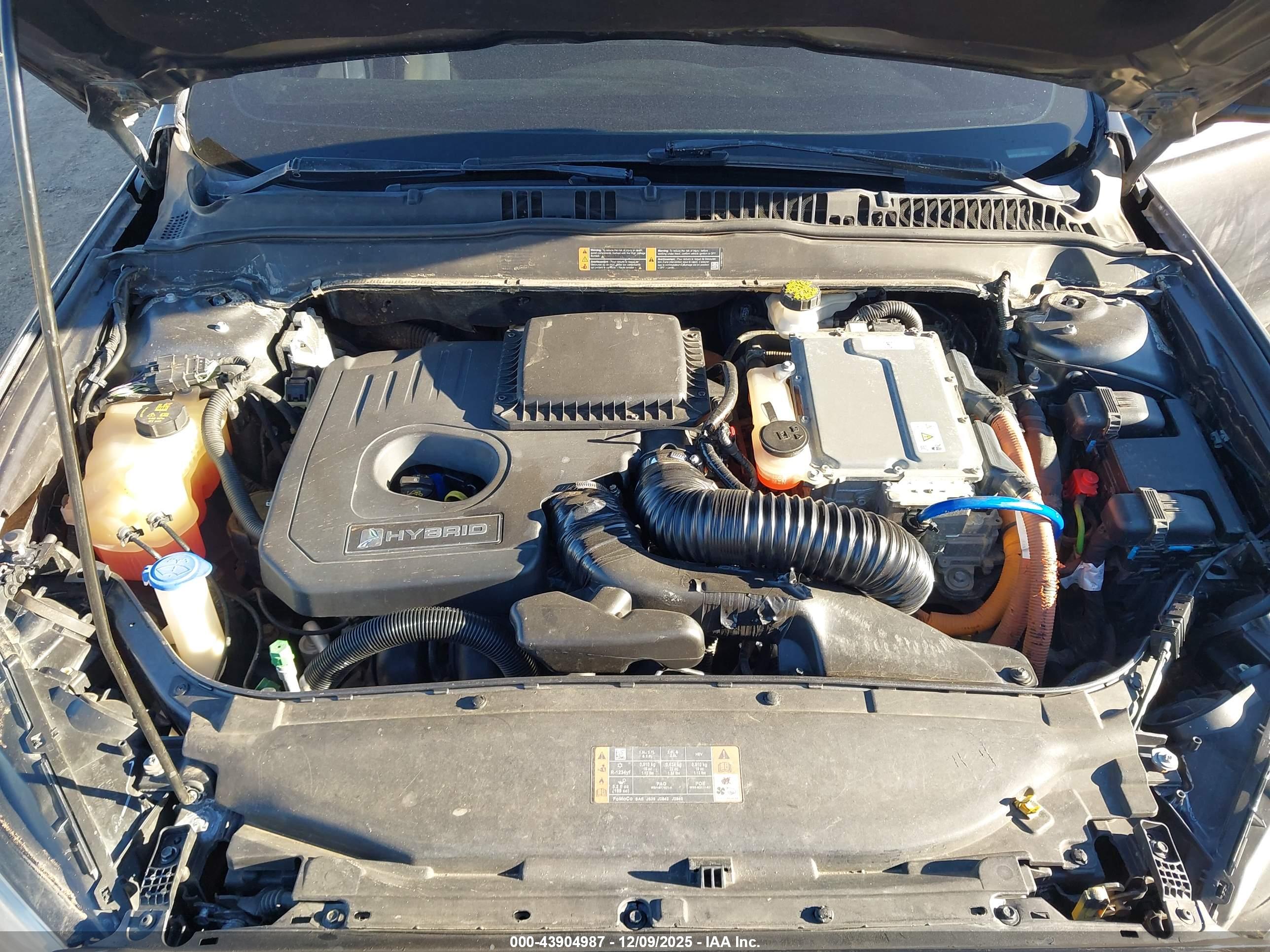 FORD FUSION image 10