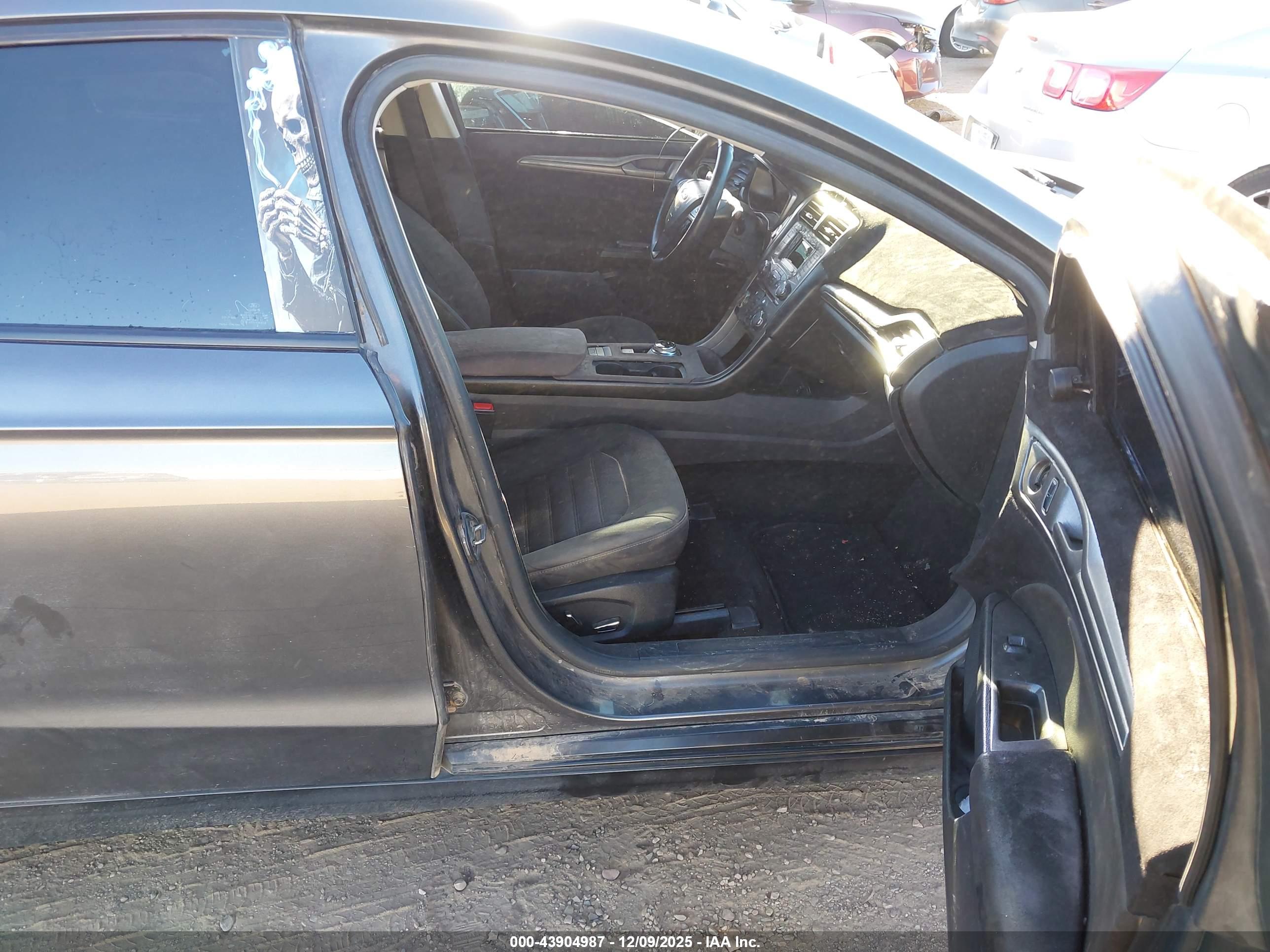FORD FUSION image 5