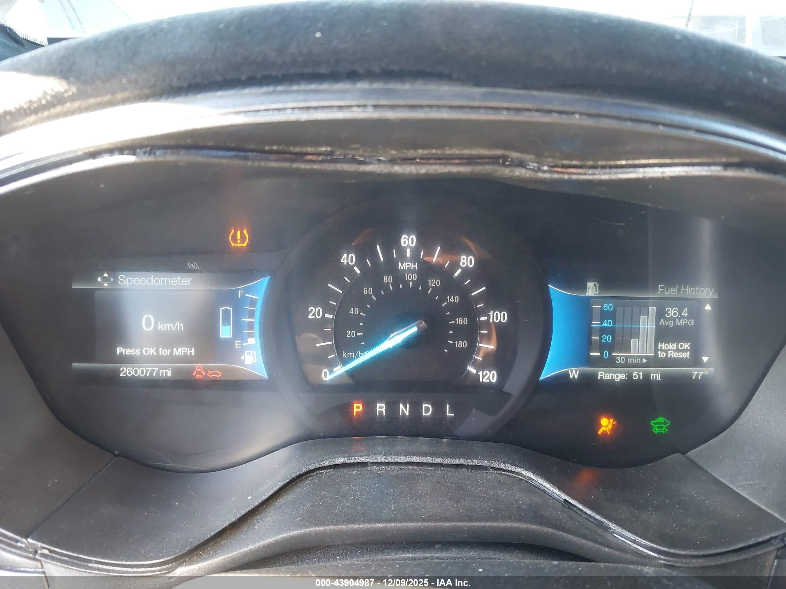 FORD FUSION image 7