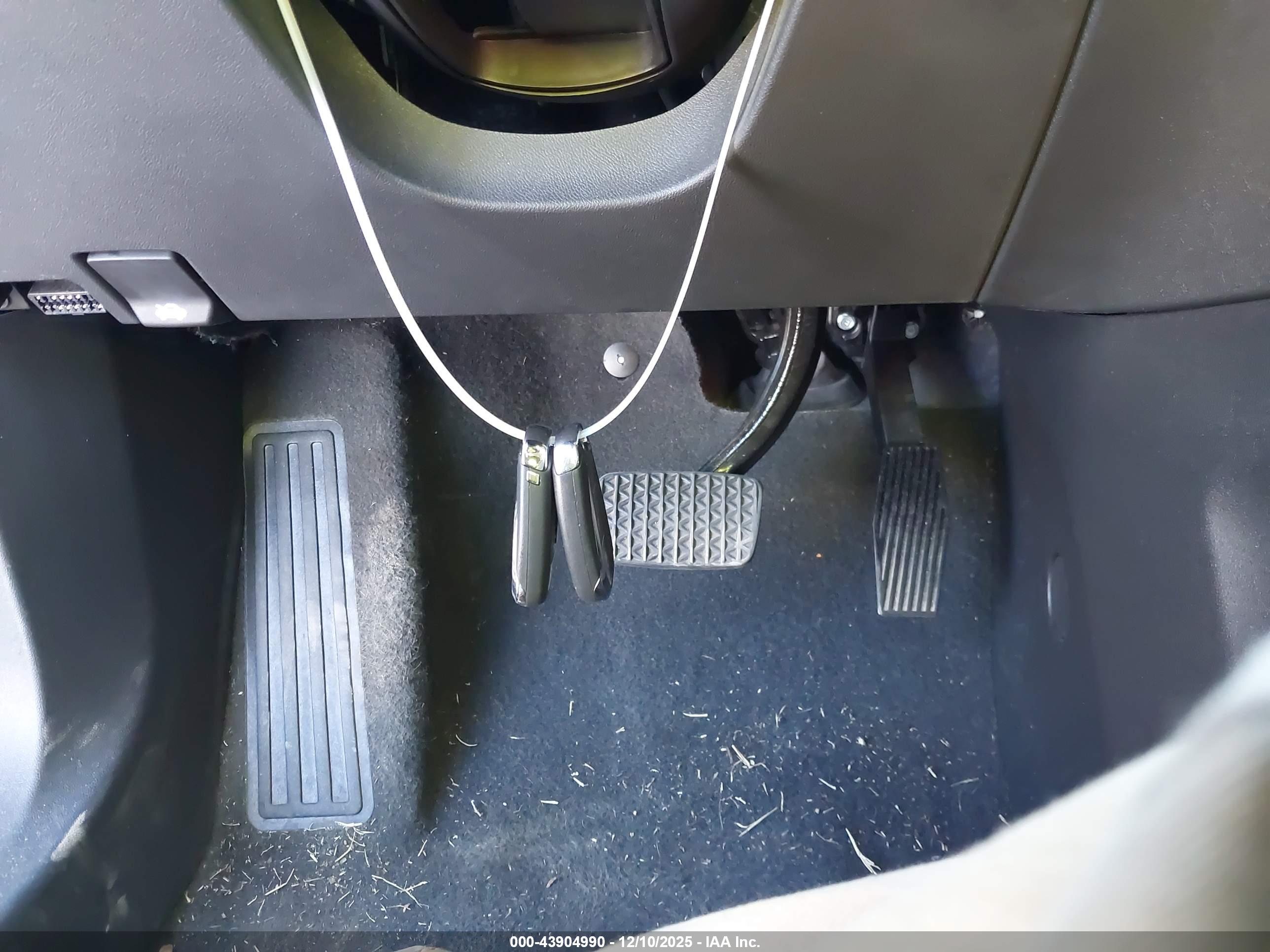 CHEVROLET EQUINOX image 11