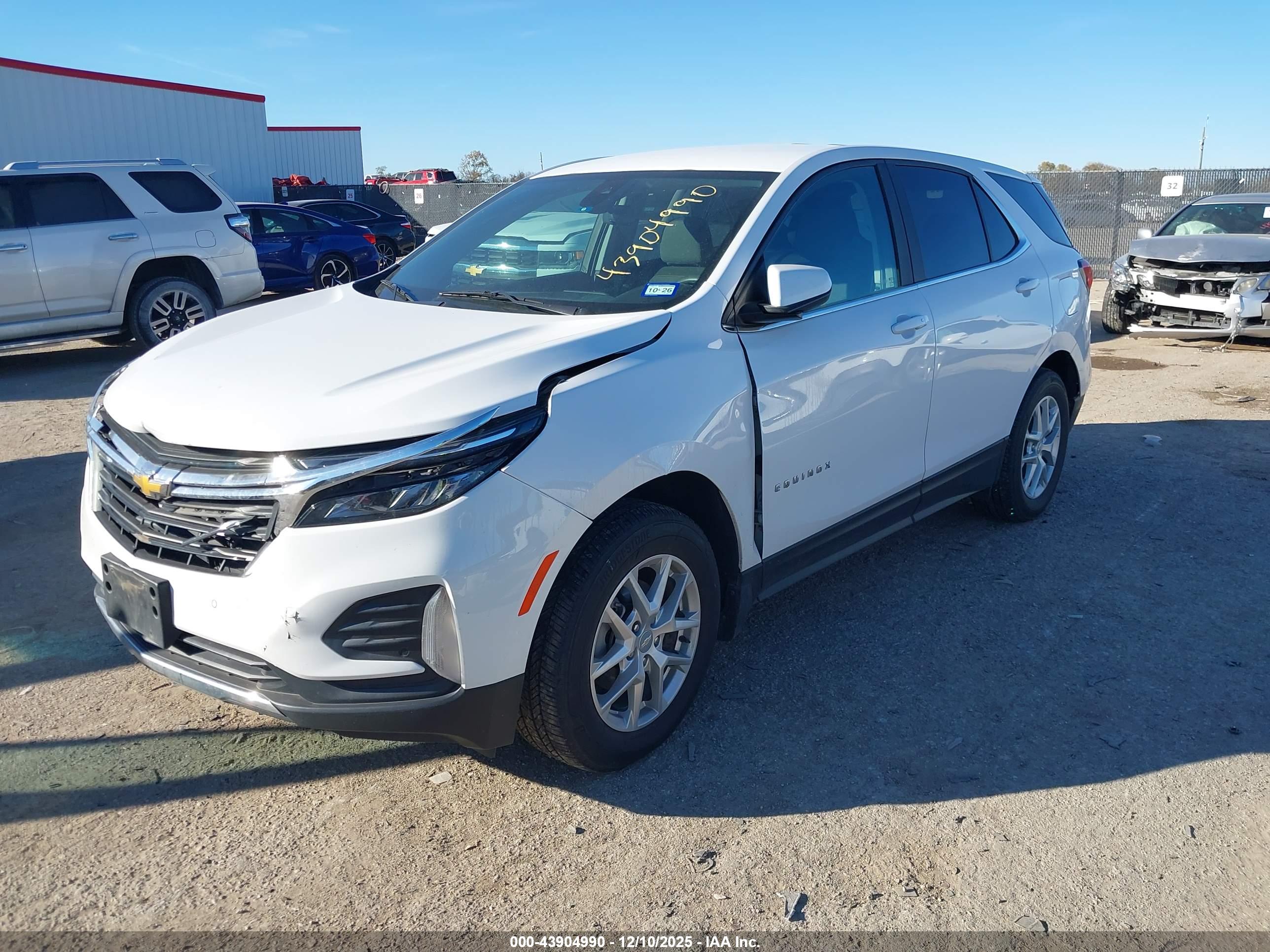 CHEVROLET EQUINOX image 2