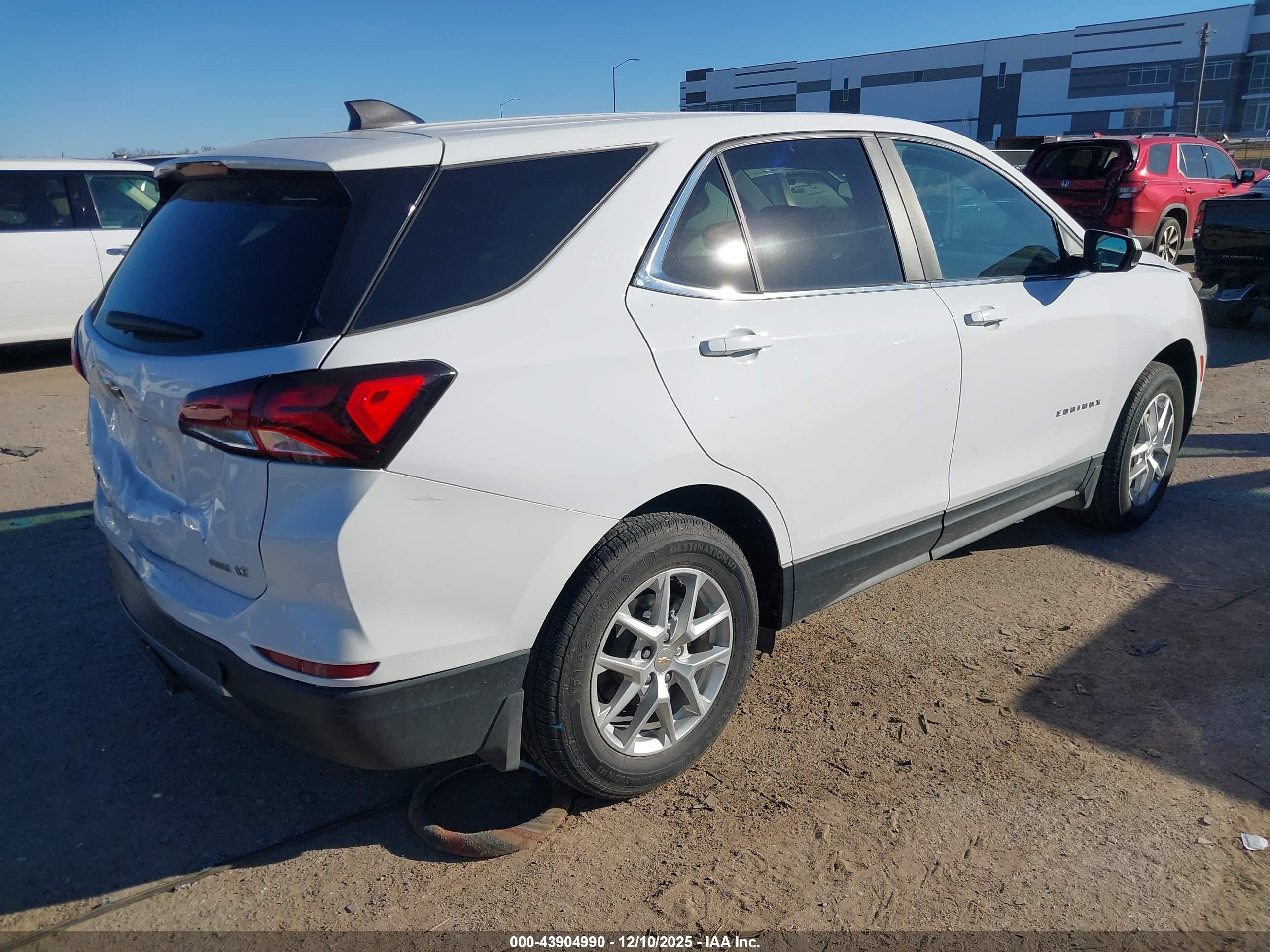 CHEVROLET EQUINOX image 4