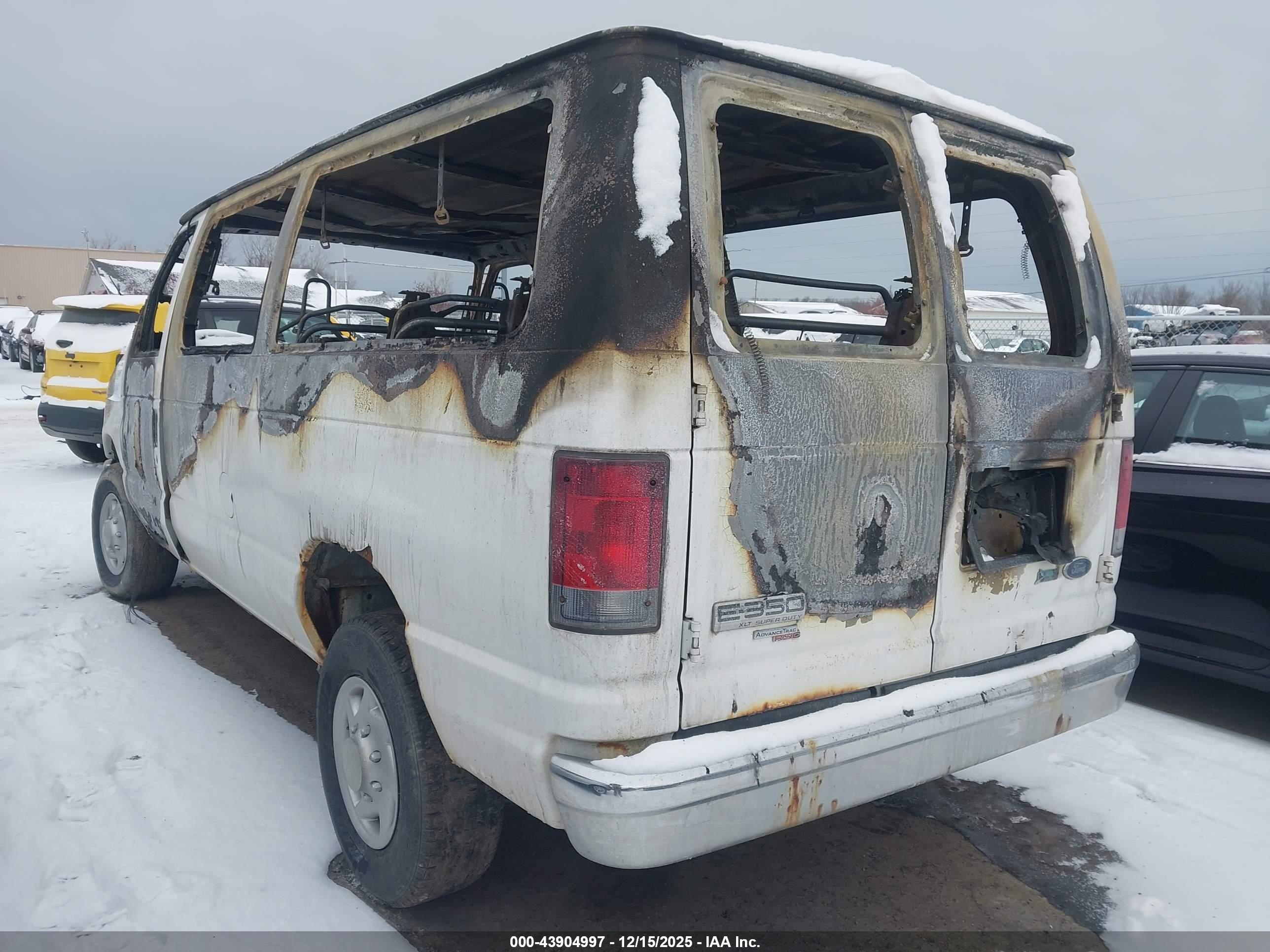 FORD E-350 image 3