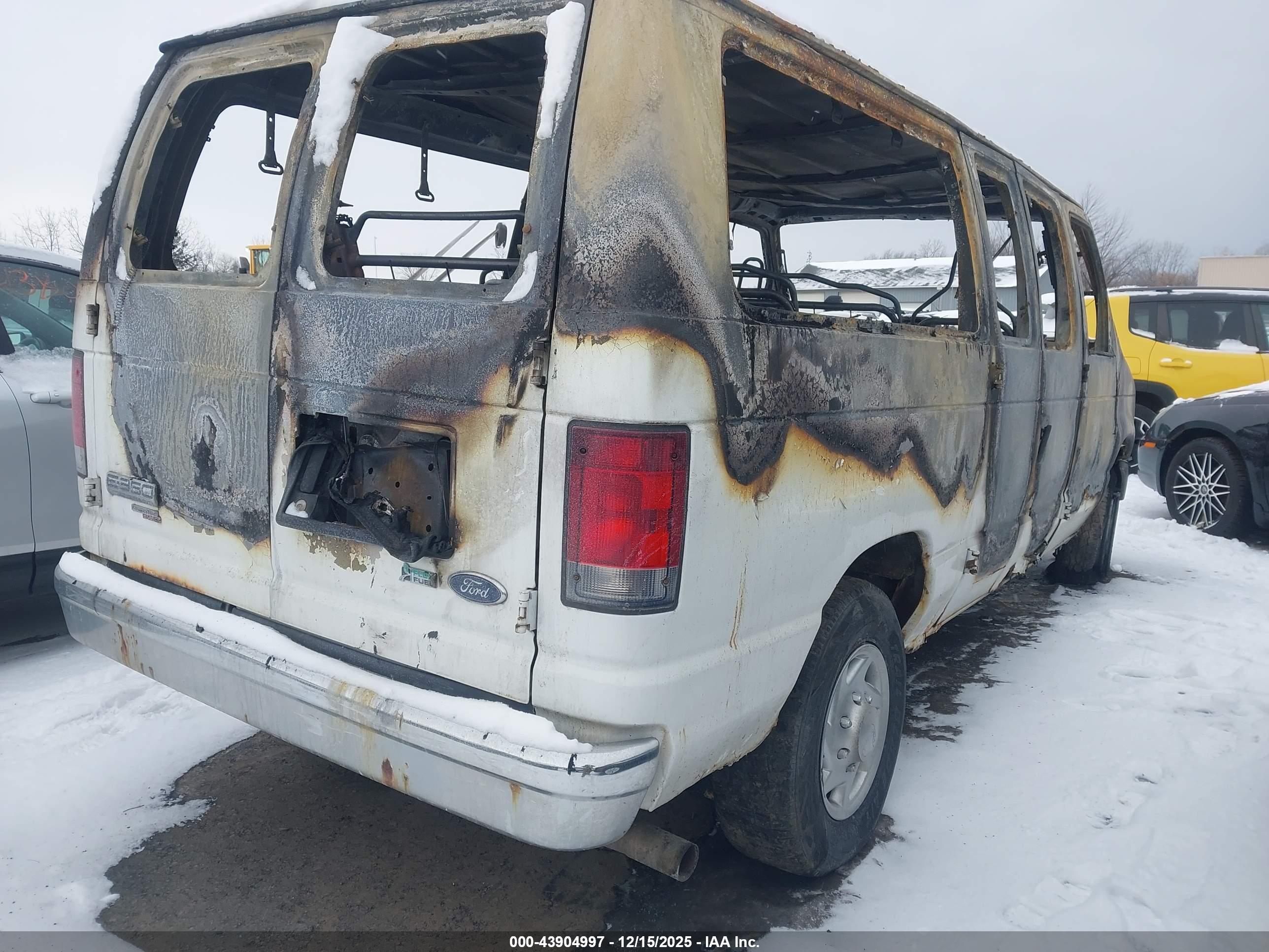 FORD E-350 image 4