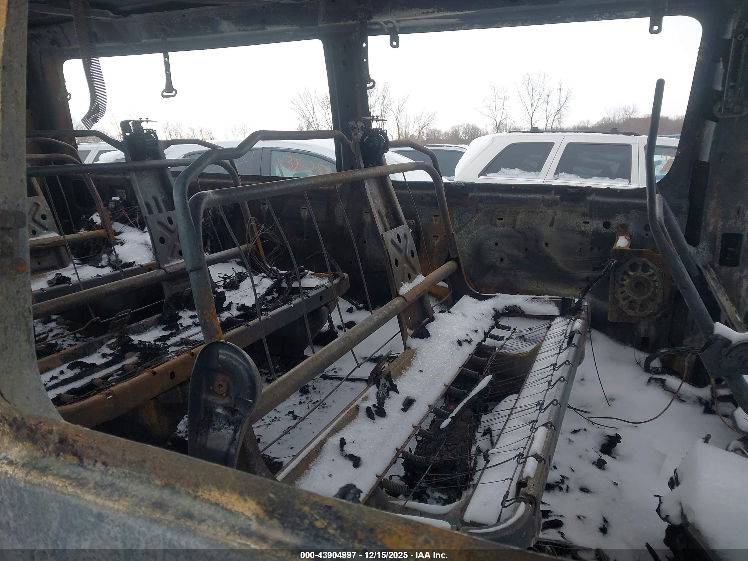 FORD E-350 image 8