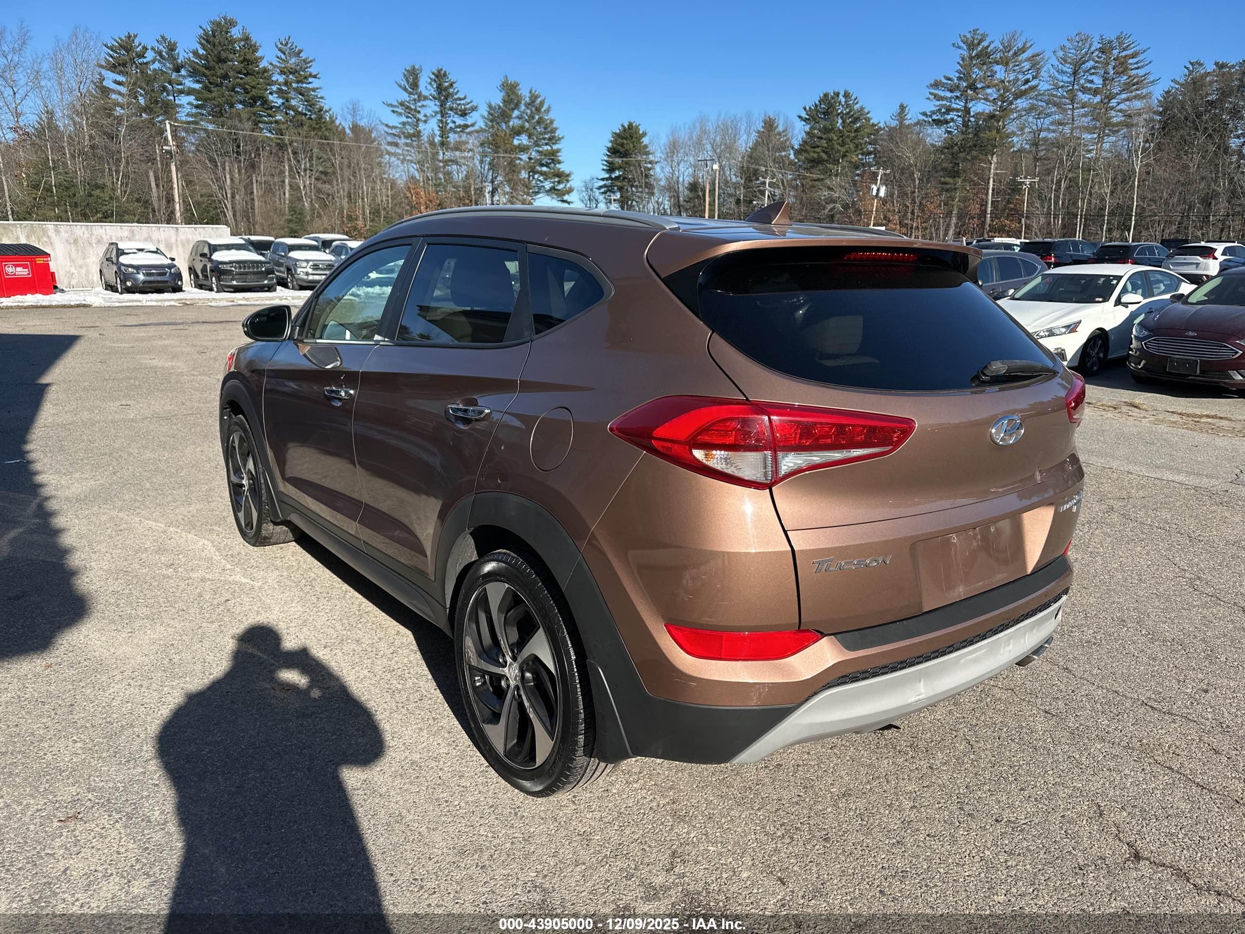 HYUNDAI TUCSON image 3