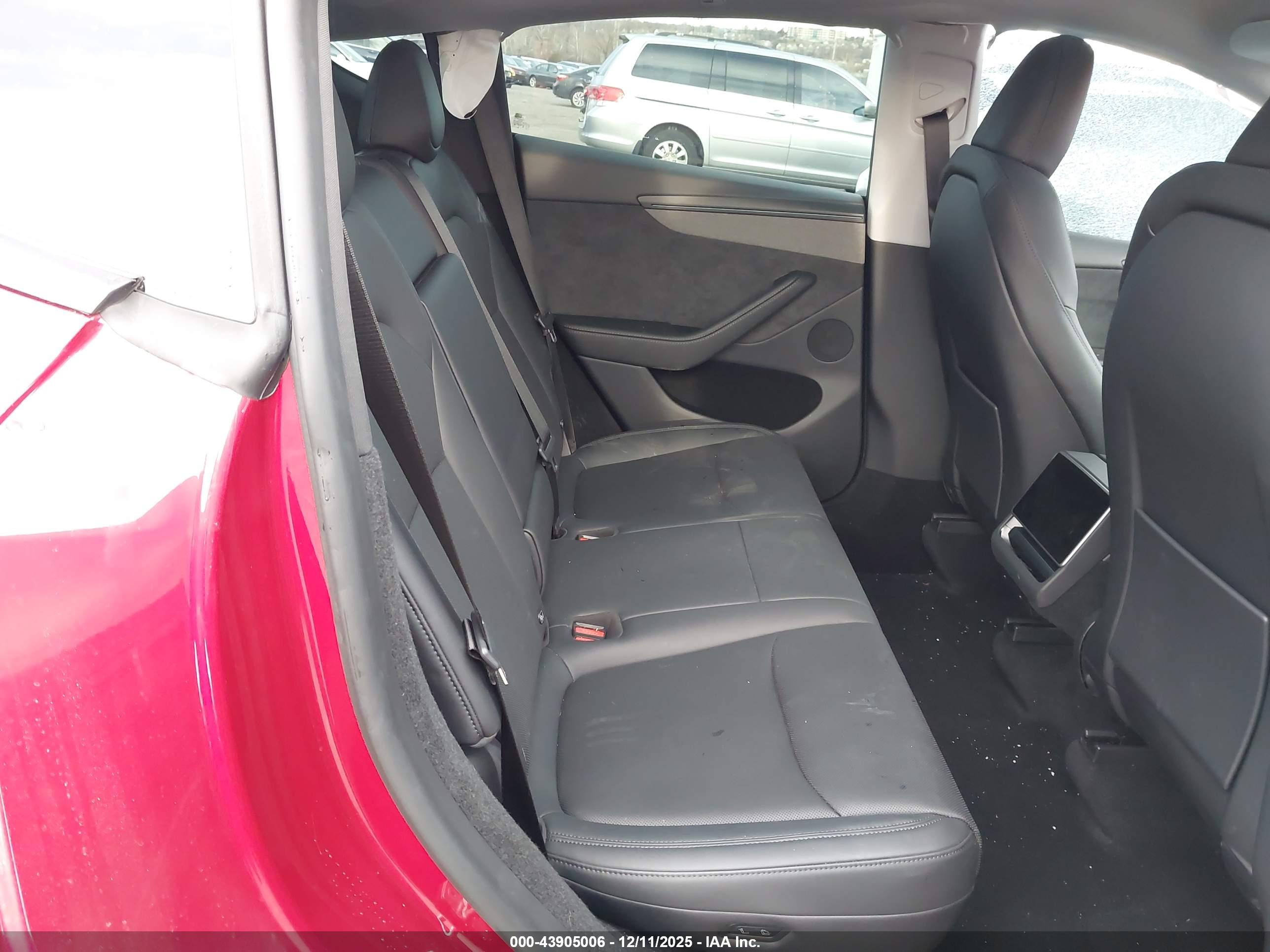 TESLA MODEL image 8