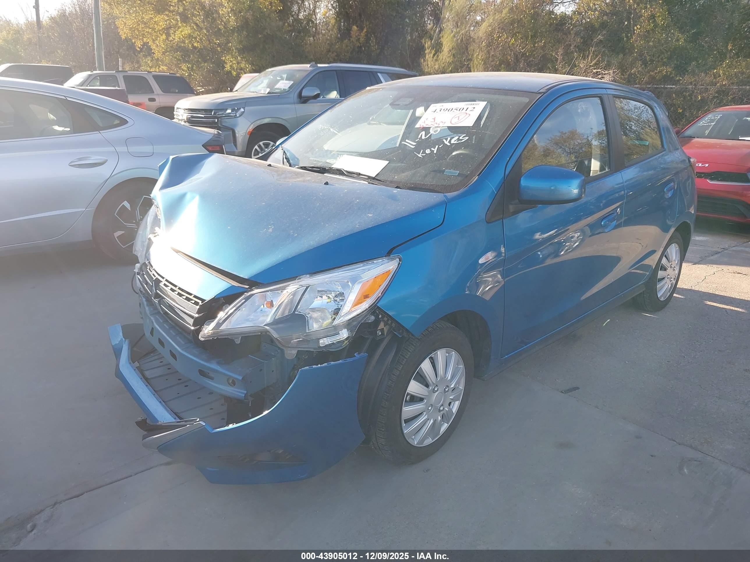 MITSUBISHI MIRAGE image 2