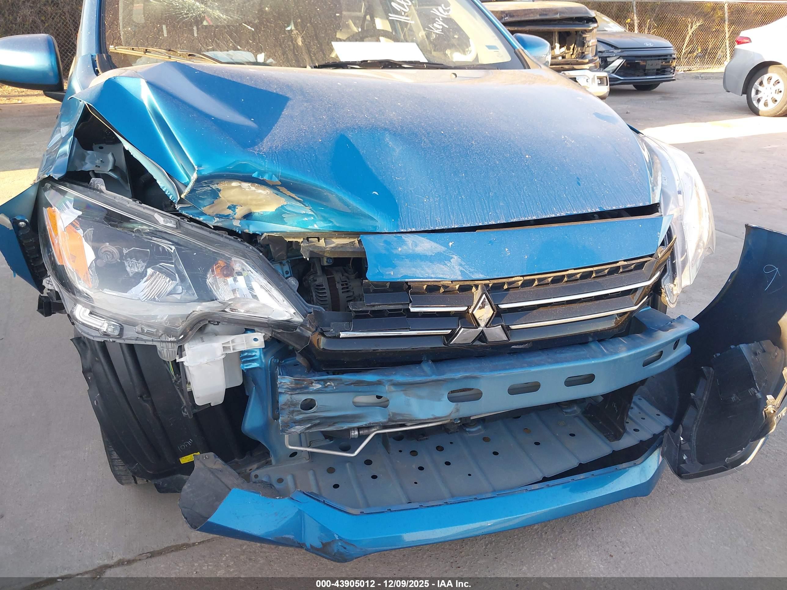 MITSUBISHI MIRAGE image 6