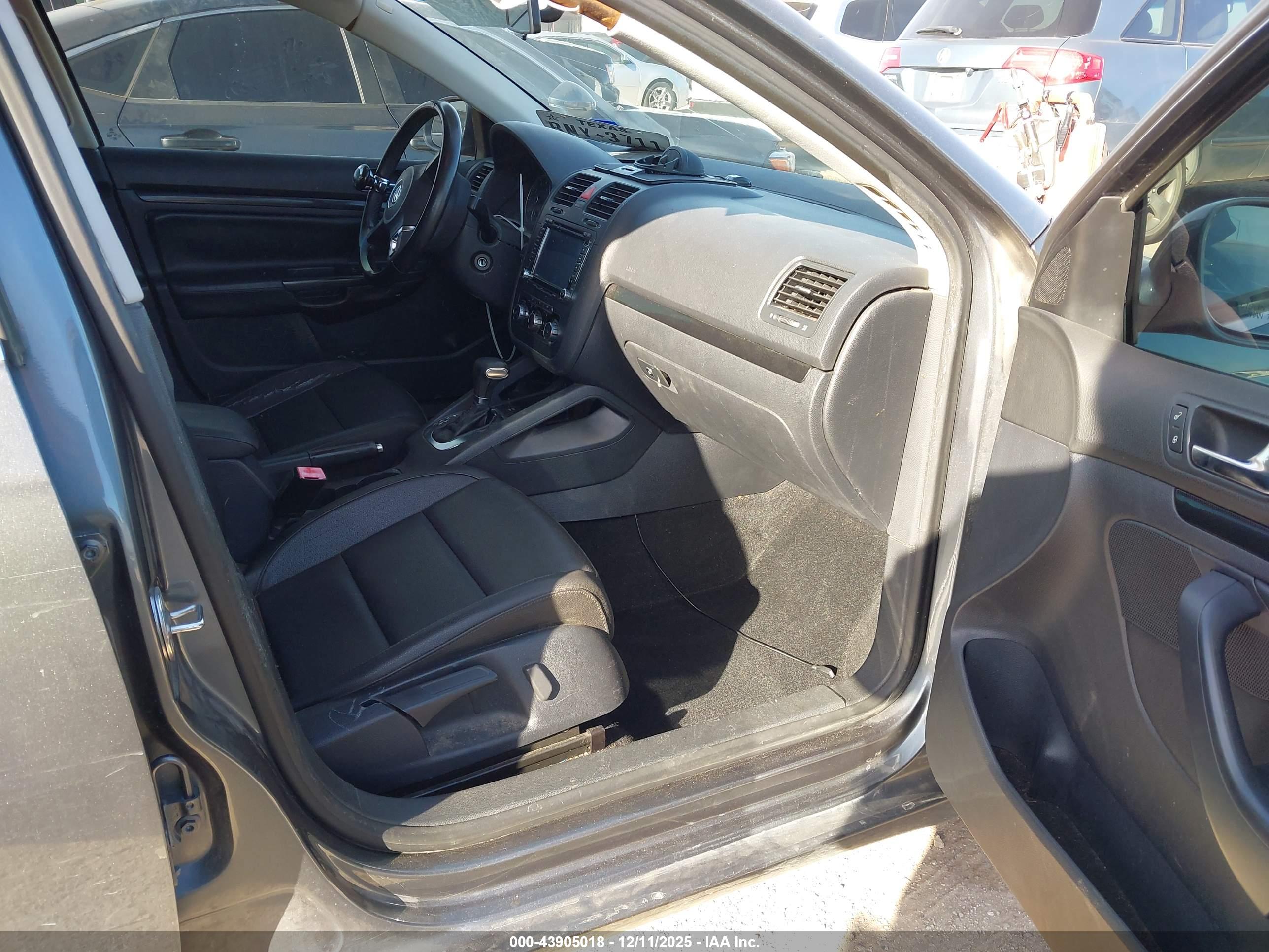 VOLKSWAGEN JETTA image 5