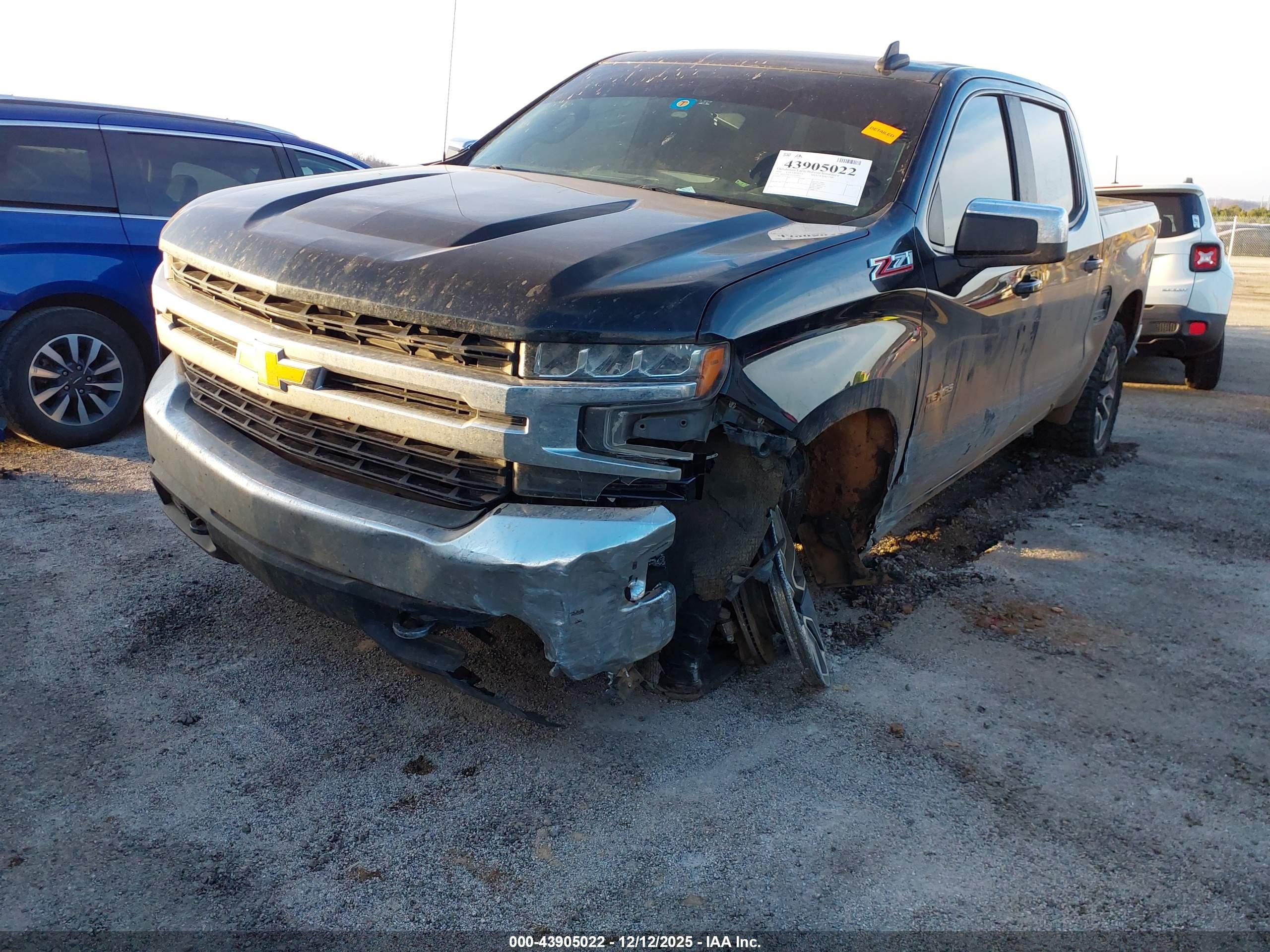CHEVROLET SILVERADO image 2