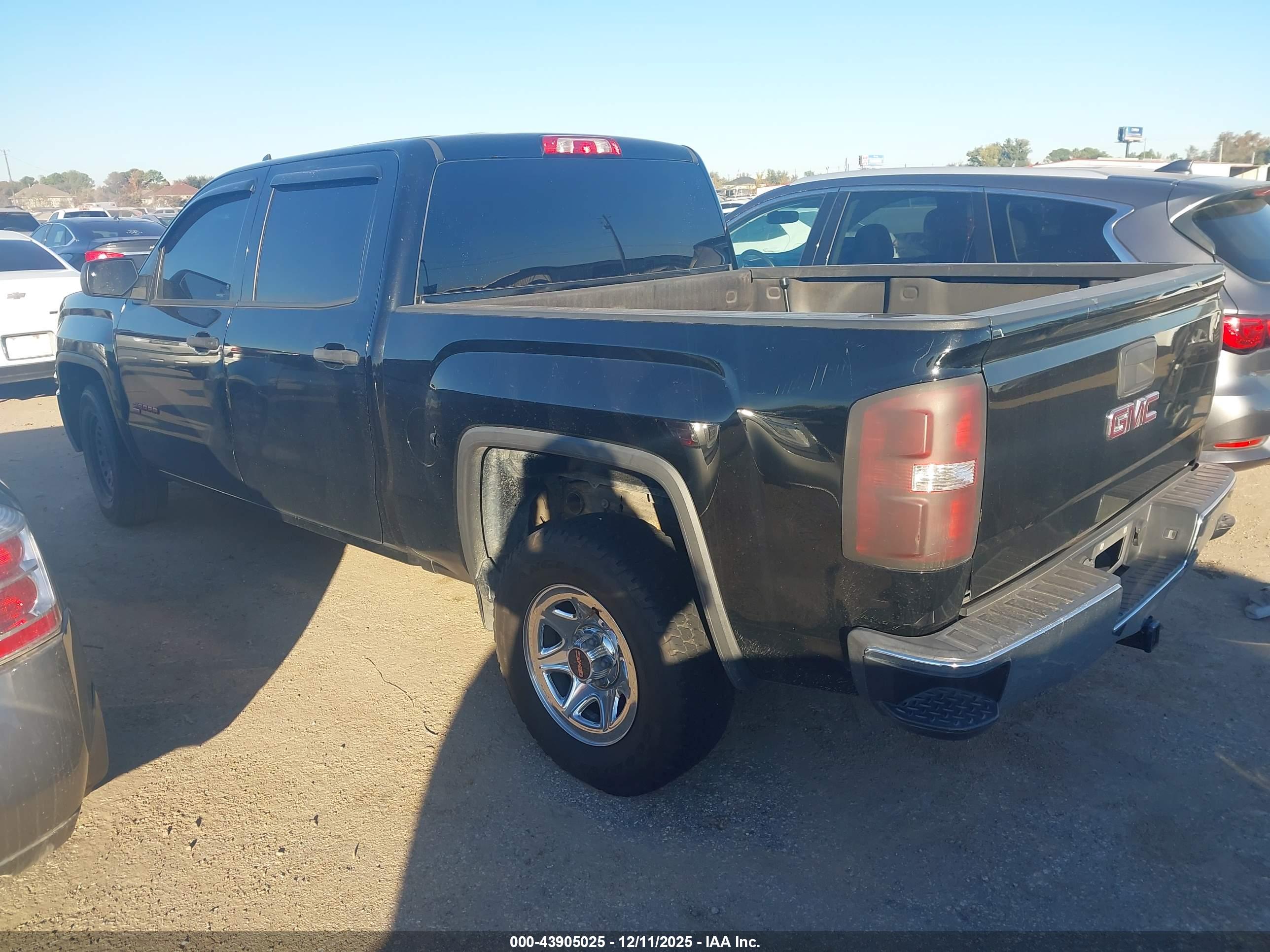 GMC SIERRA image 3