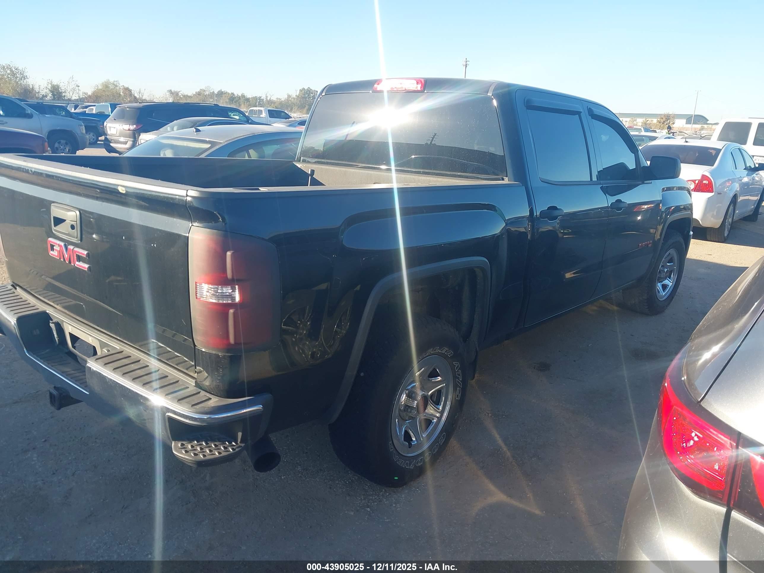 GMC SIERRA image 4
