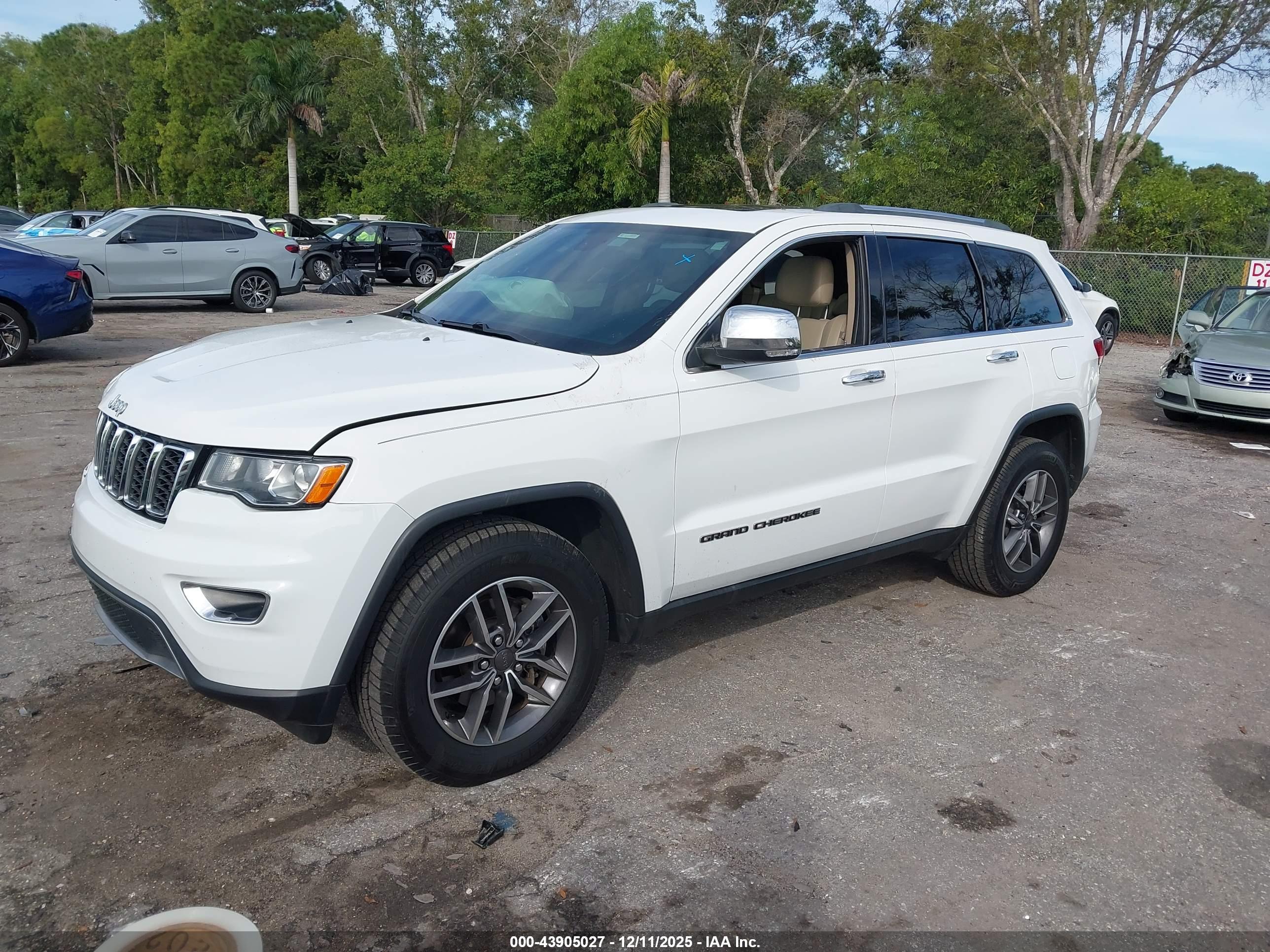 JEEP GRAND image 2
