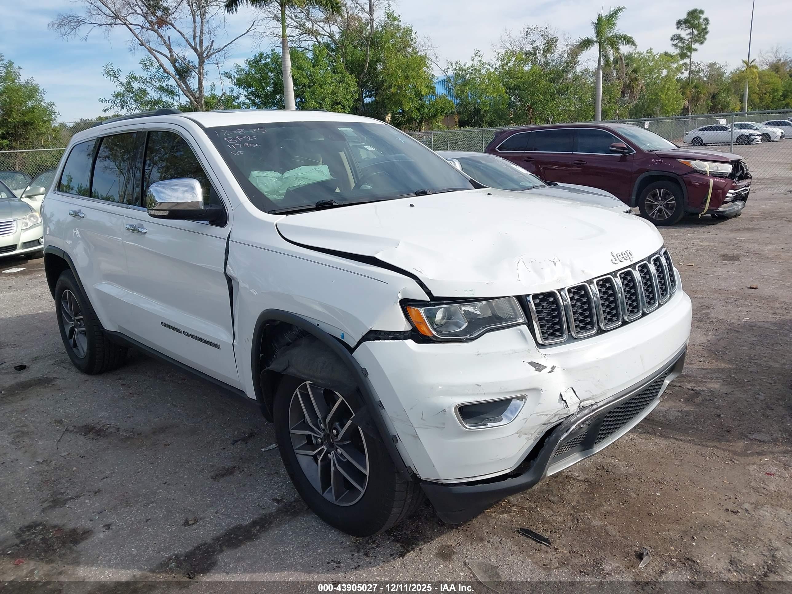 JEEP GRAND image 6