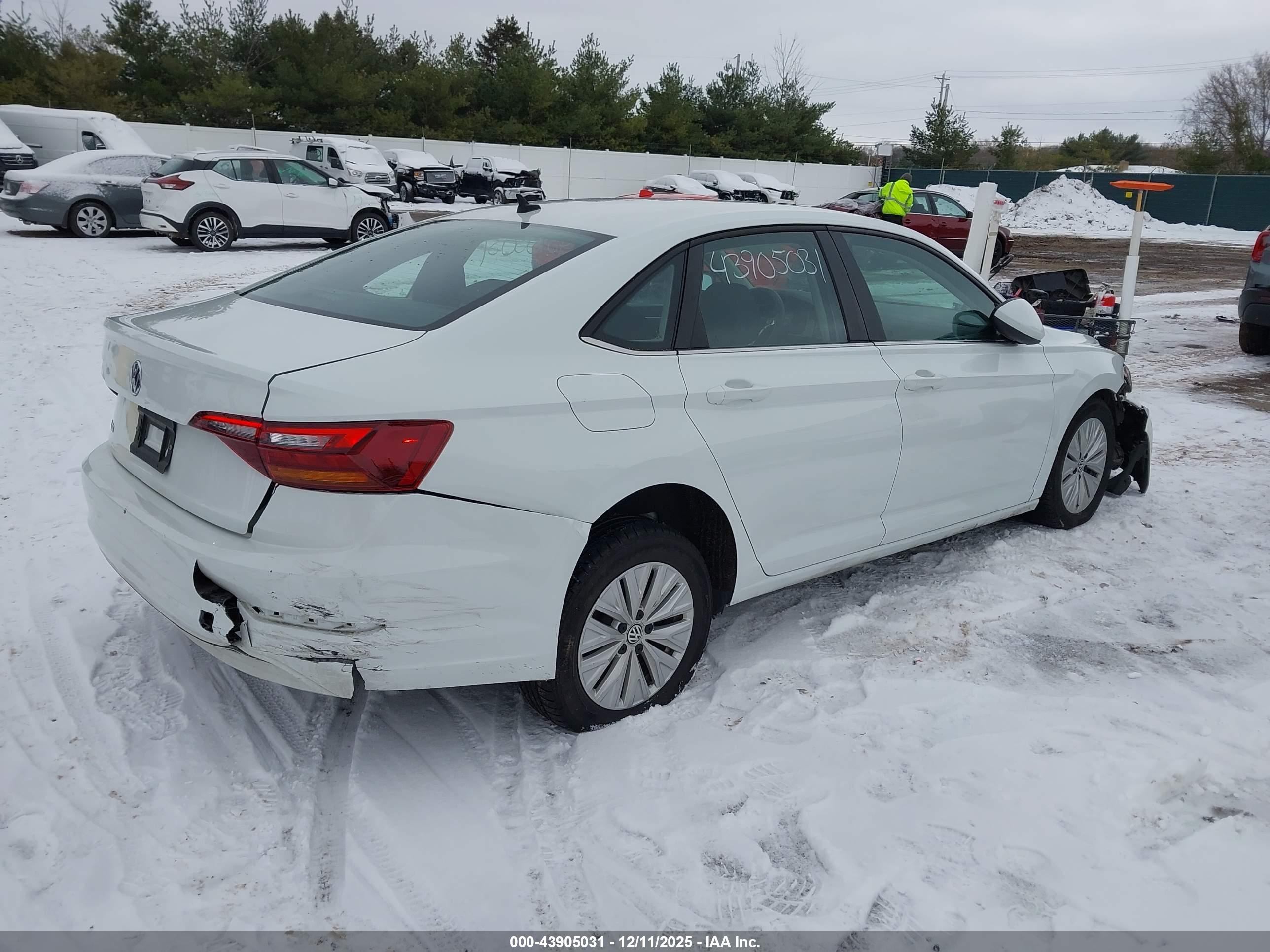 VOLKSWAGEN JETTA image 4