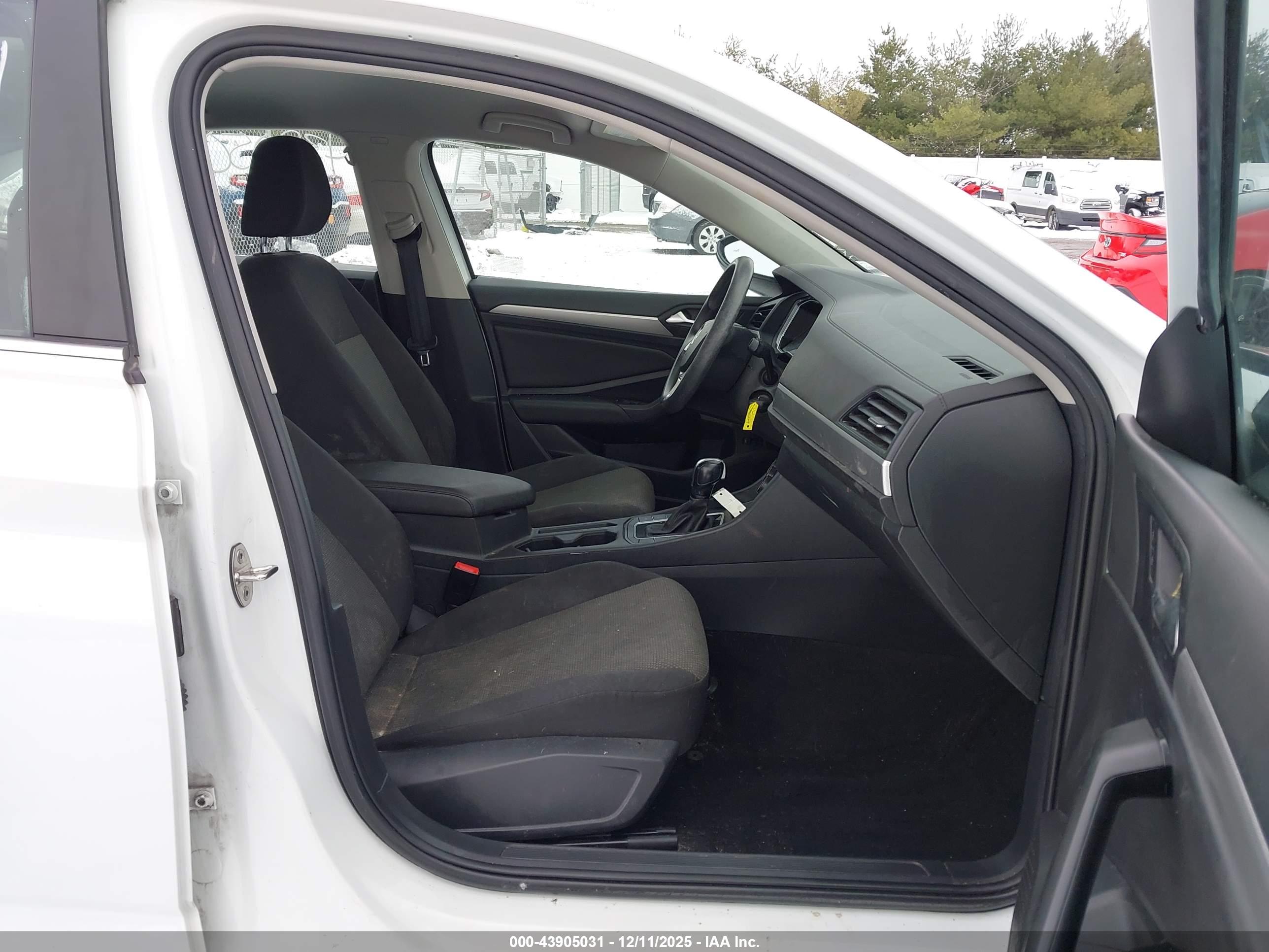 VOLKSWAGEN JETTA image 5