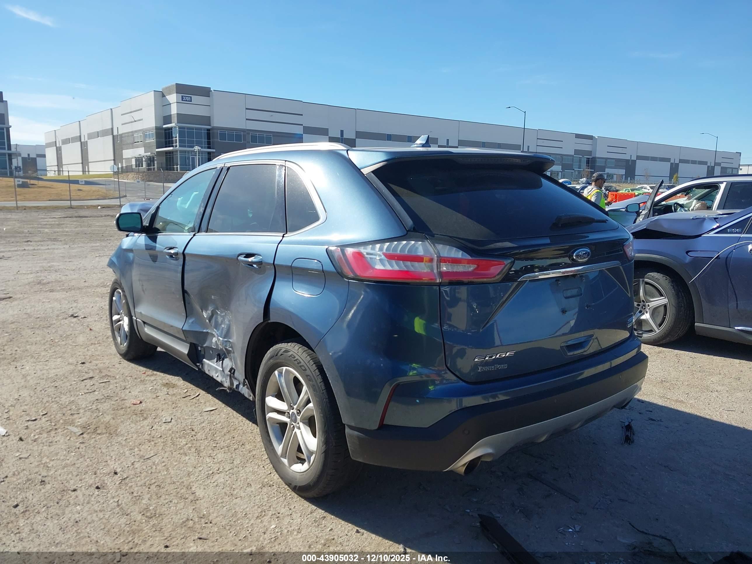 FORD EDGE image 3