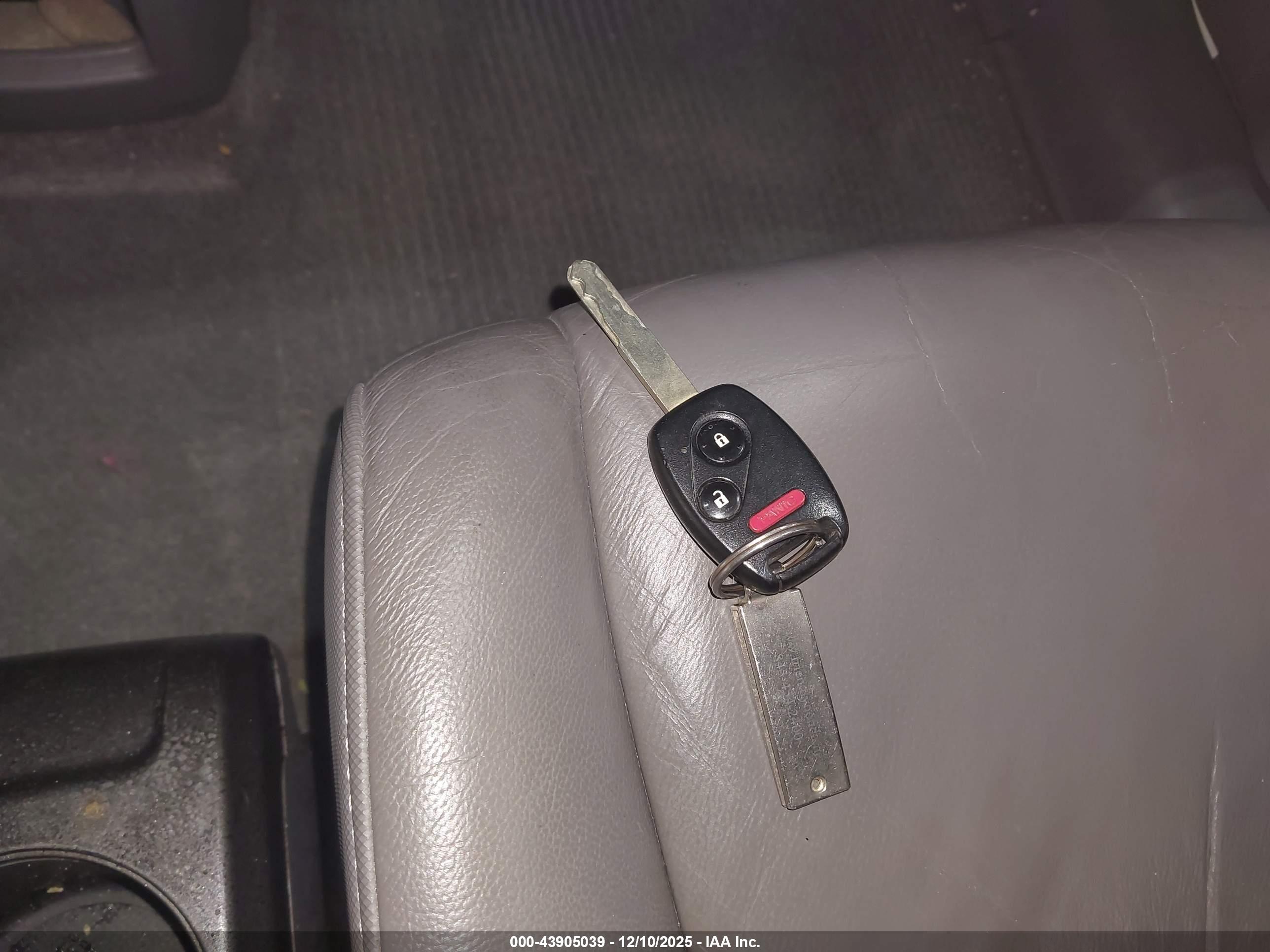 HONDA CR-V image 11