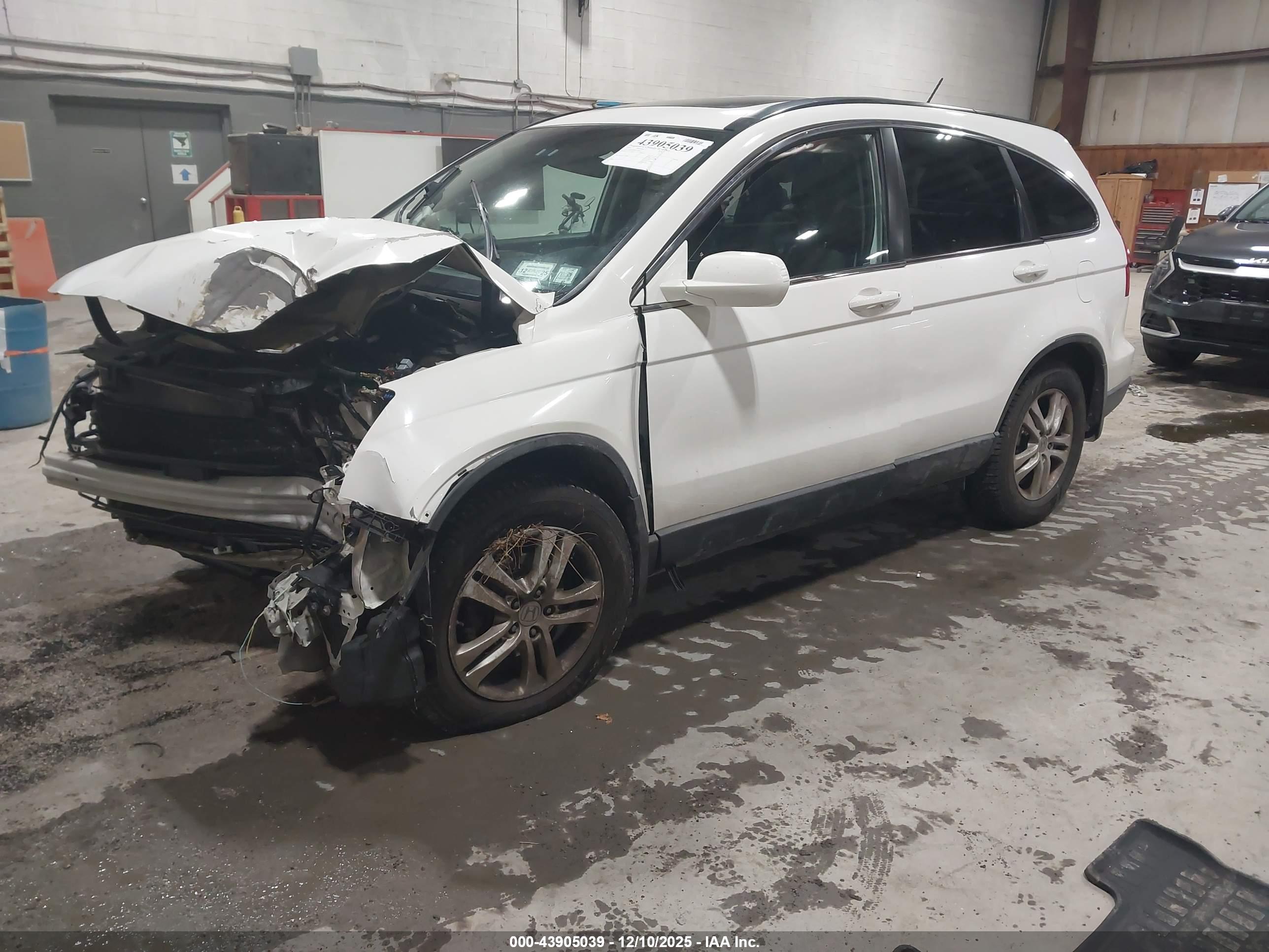 HONDA CR-V image 2