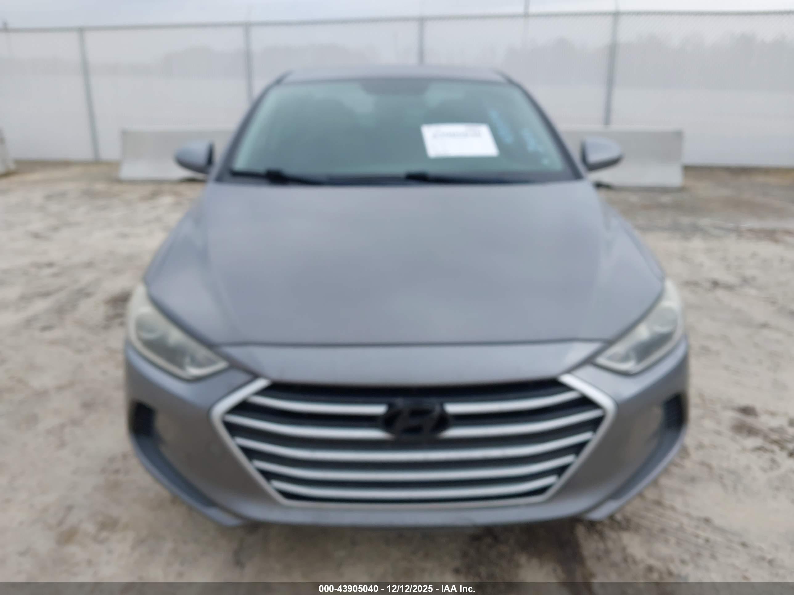 HYUNDAI ELANTRA image 6